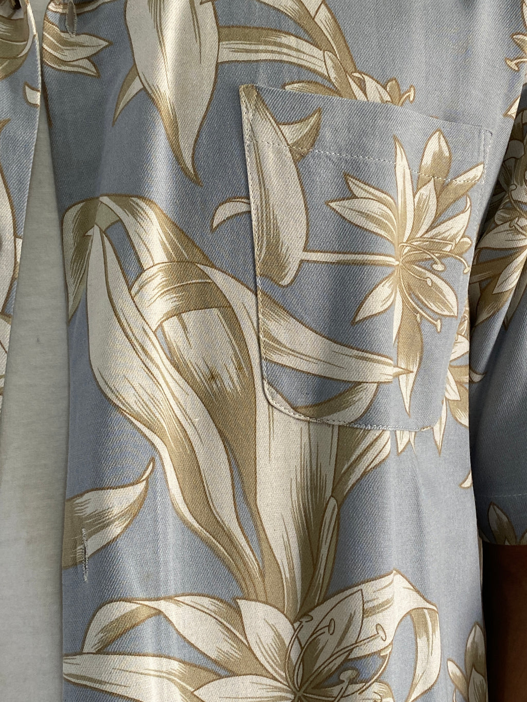 Vintage Island Republic Silk Blend Hawaiian Blue & Beige Floral Men’s Short Sleeve Aloha Shirt - 2XL