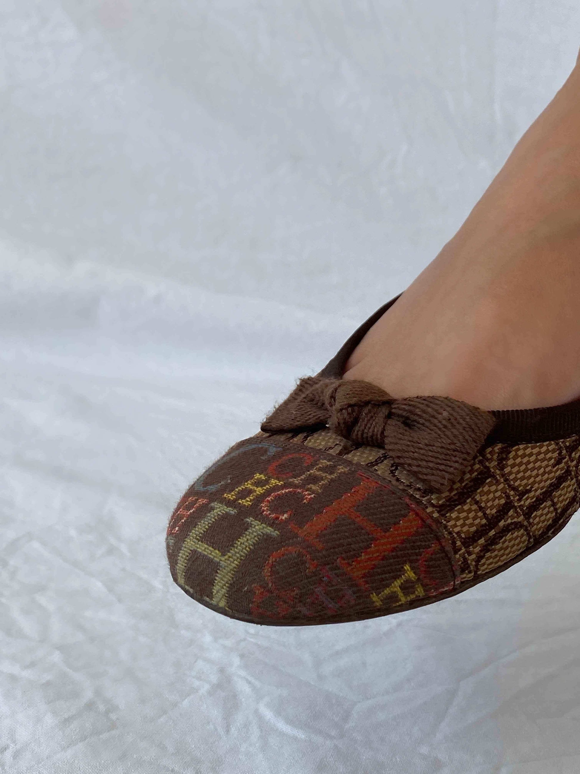 Carolina Herrera Monogram Brown Ballet Flat - Balagan Vintage Ballet flats 00s, 90s, NEW IN