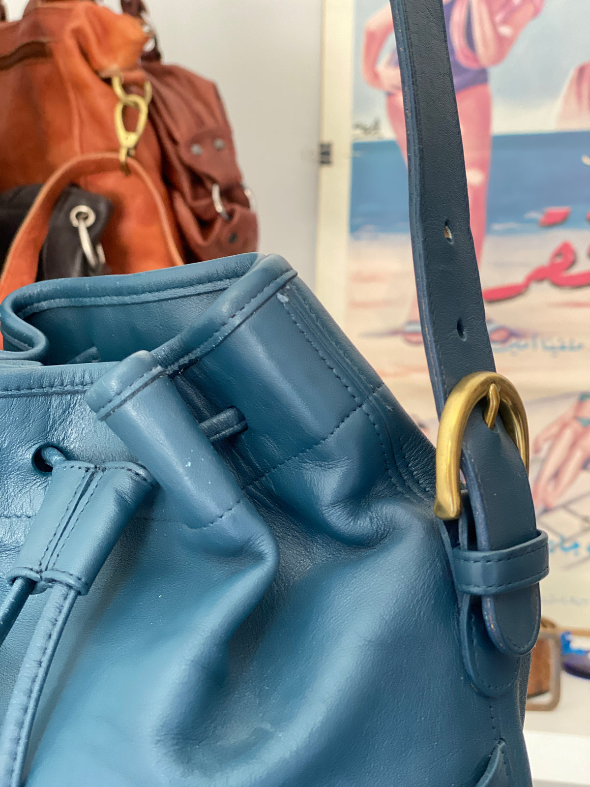 Vintage 1995 Coach Thompson 4151 Navy Blue Glovetanned Leather Drawstring Bucket Shoulder Bag Vintage 1995 Coach Thompson 4151 Navy Blue Glovetanned Leather Drawstring Bucket Shoulder Bag