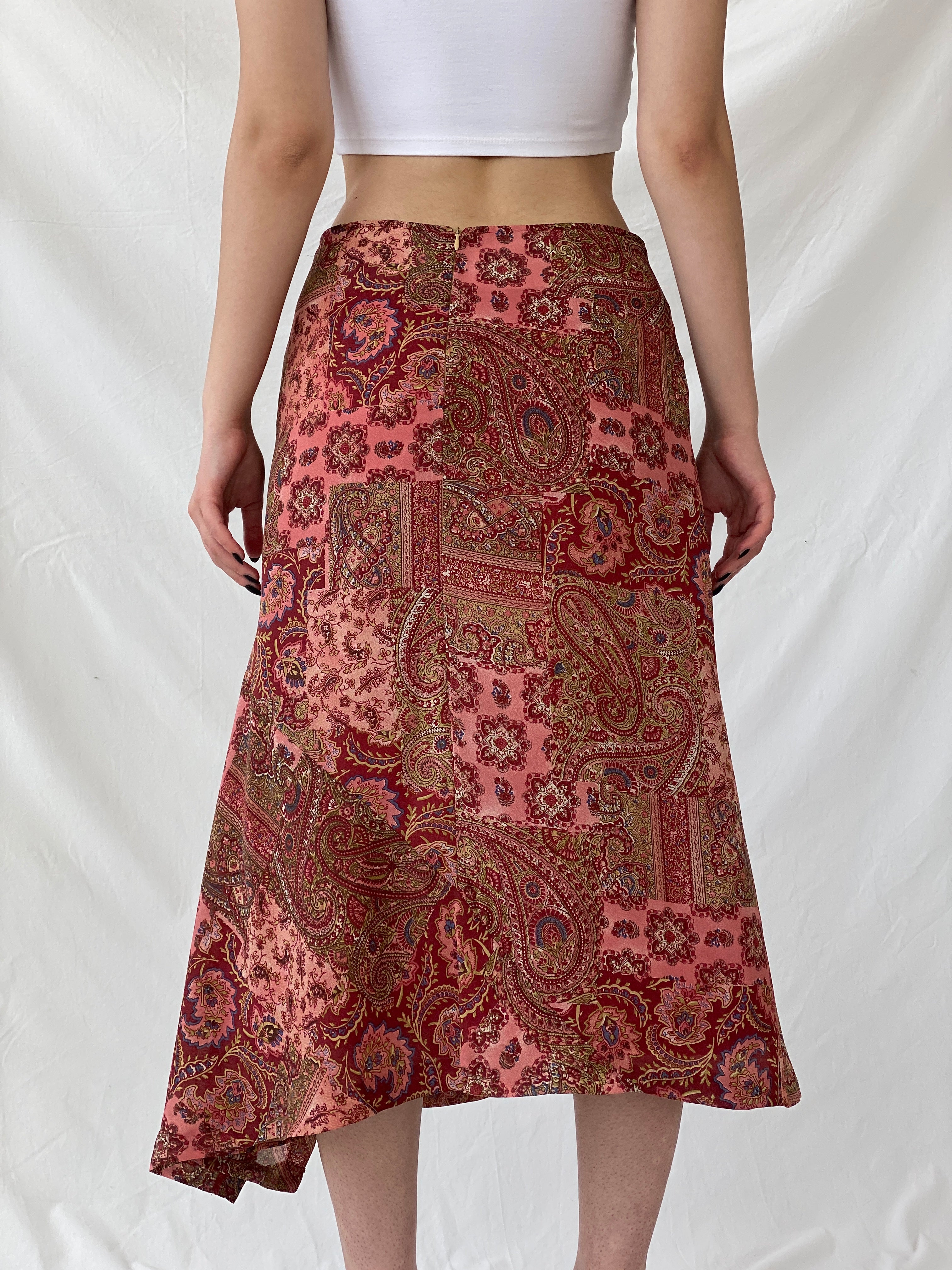 تنورة متوسطة الطول بطبعة بيزلي مانديلا وردية جميلة من كارلوس دي ميغيل - مقاس كبير