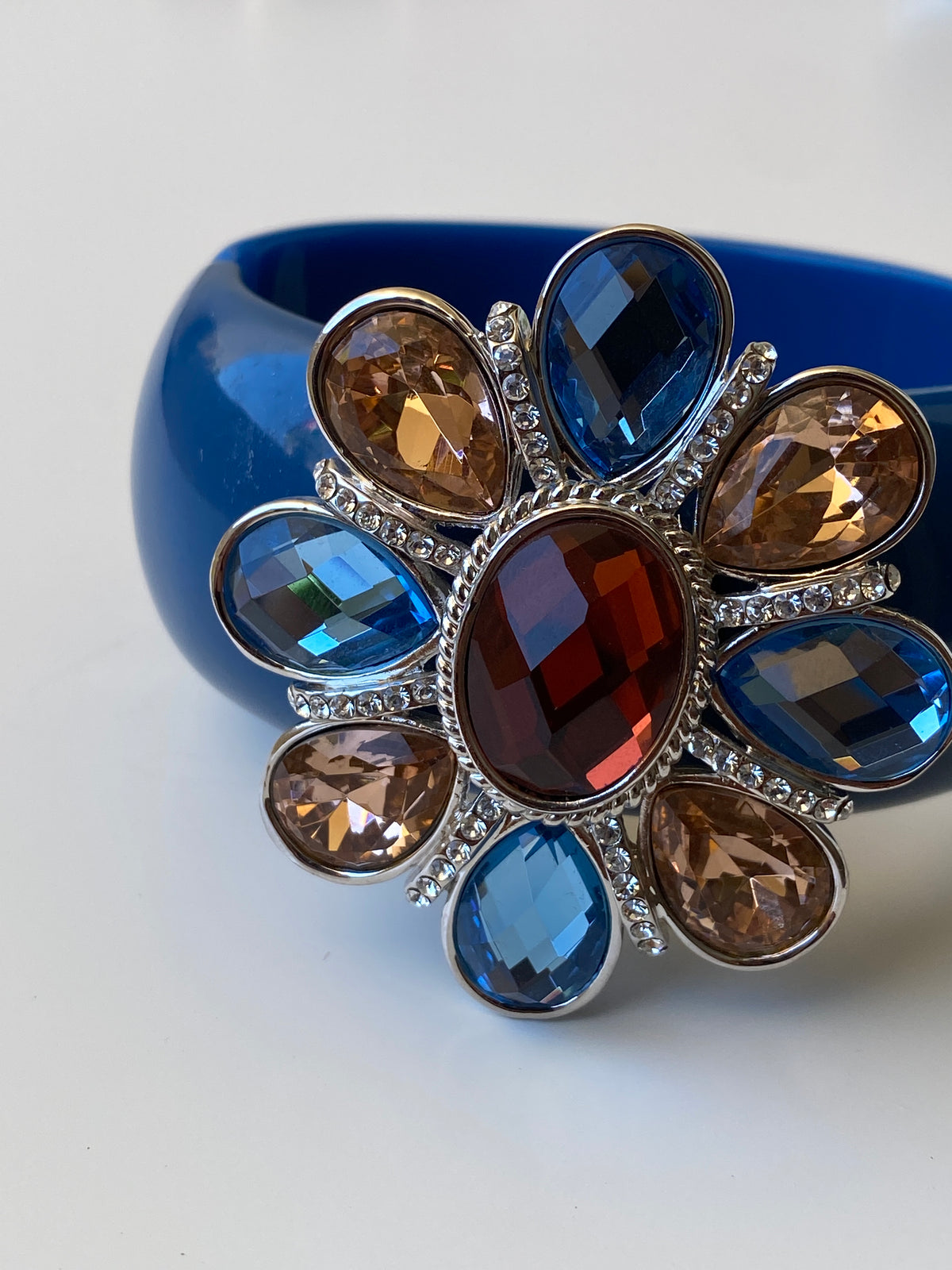 Y2K Cobalt Blue Rhinestone Flower Hinge Cuff Bracelet Chunky Bangle Y2K Cobalt Blue Rhinestone Flower Hinge Cuff Bracelet Chunky Bangle