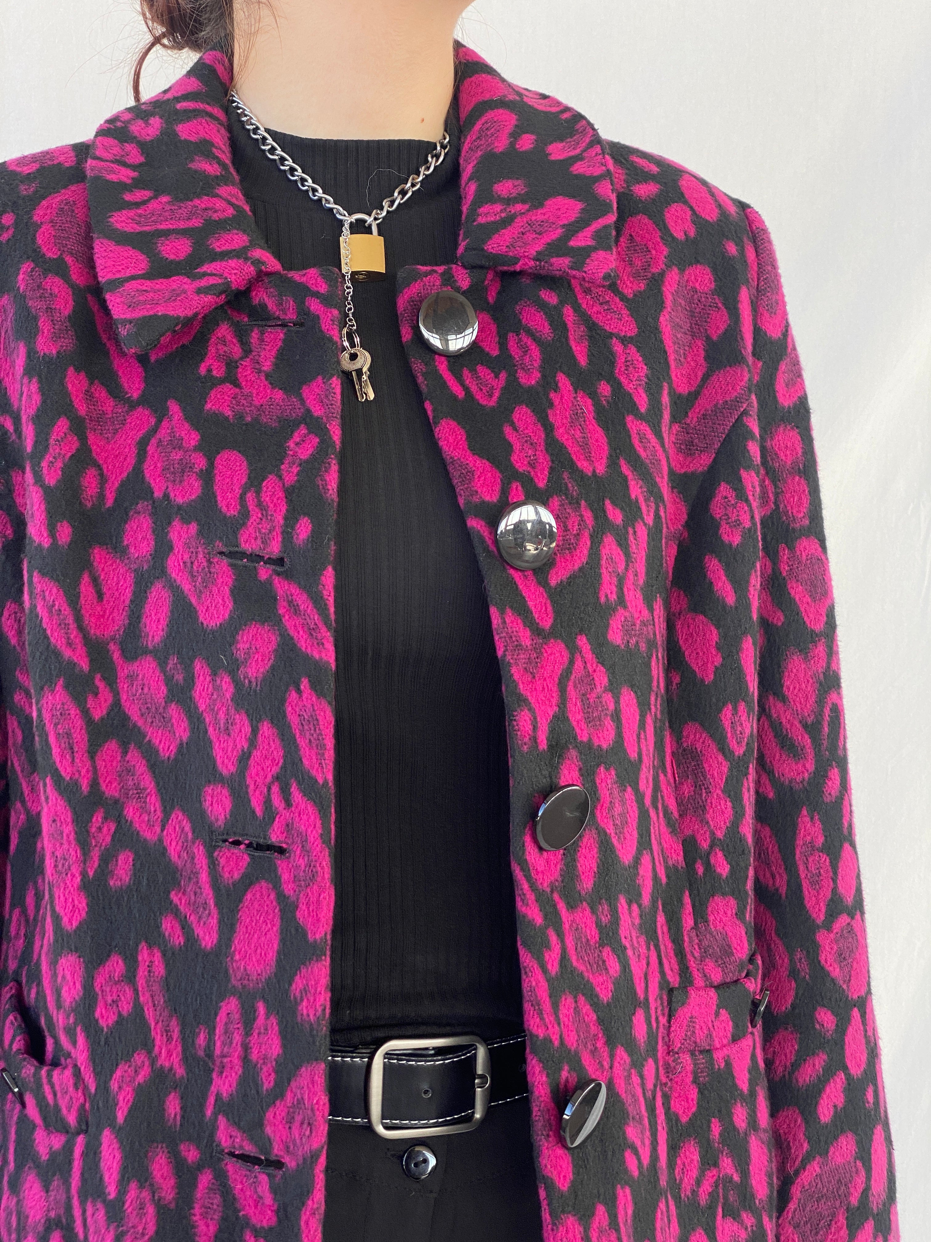 00s Women‘s Black & Pink Leopard Print Jacket - L