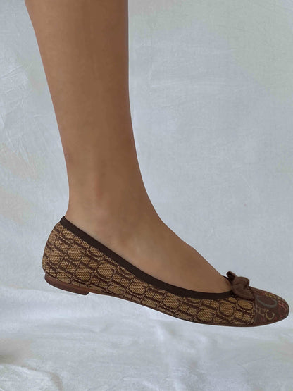 Carolina Herrera Monogram Brown Ballet Flat - Balagan Vintage Ballet flats 00s, 90s, NEW IN