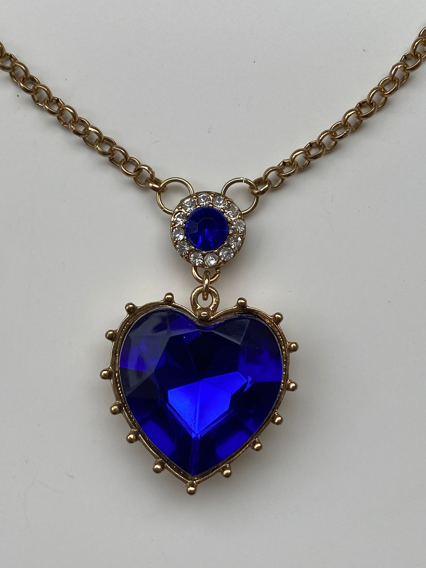 Vintage Gold Tone Royal Blue Heart Pendant Necklace with Rhinestones – Statement Charm