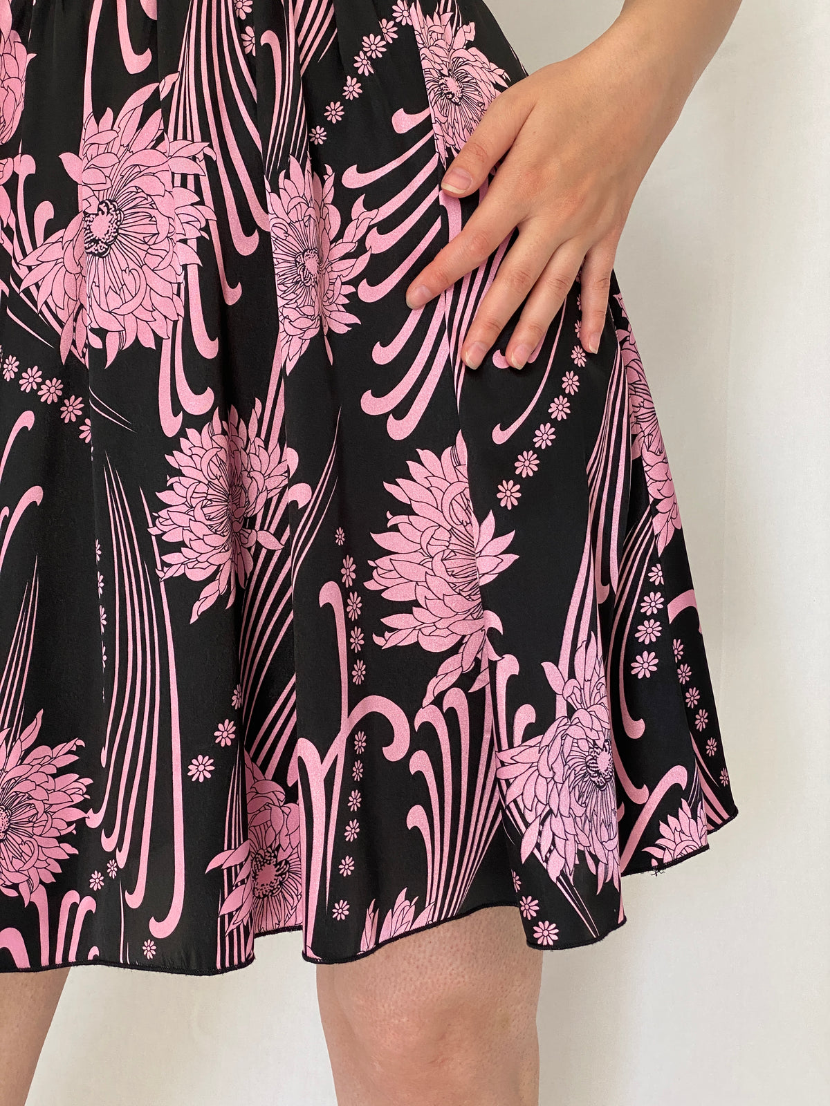 Vintage Y2K OXOXO Collection Black & Pink Floral Satin Dress – S Vintage Y2K OXOXO Collection Black & Pink Floral Satin Dress – S