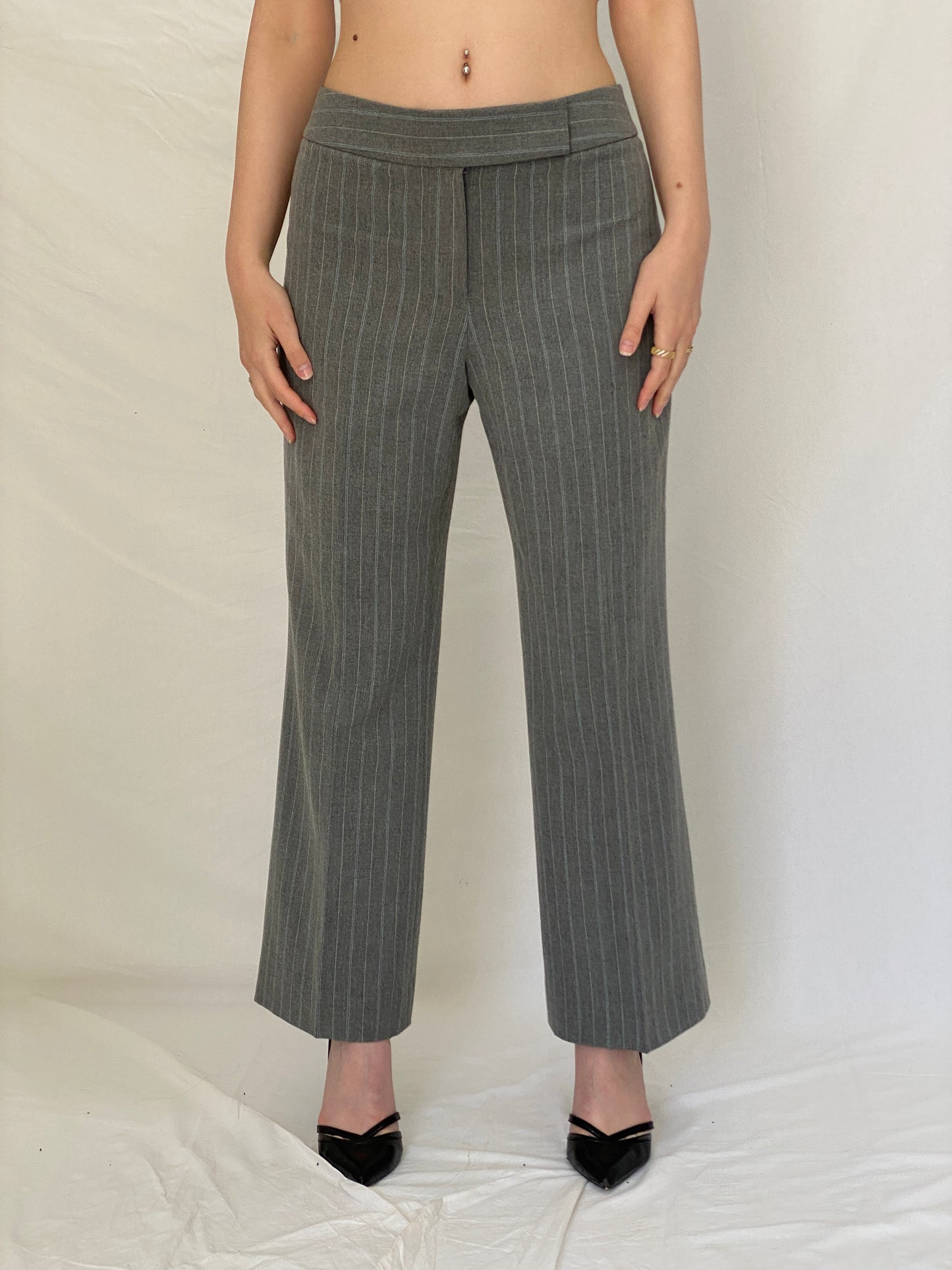 Vintage Tahari Arthur S. Levine Grey Pinstripe Suit Set Tailored Blazer & Straight-Leg Trousers Classic Officewear Power Suit - M