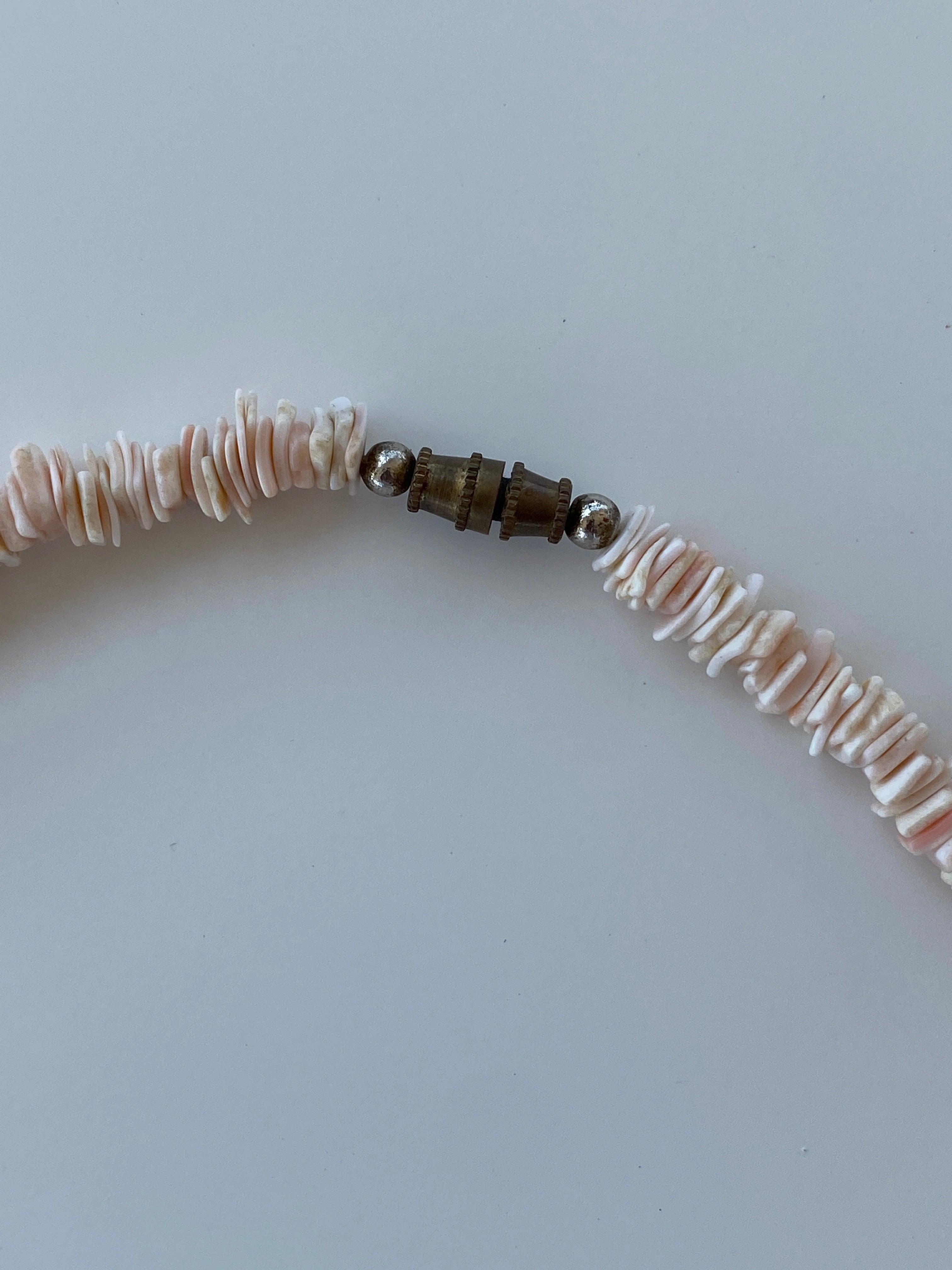 Vintage Pink Shell Beaded Necklace with Barrel Clasp – Natural Seashell Choker