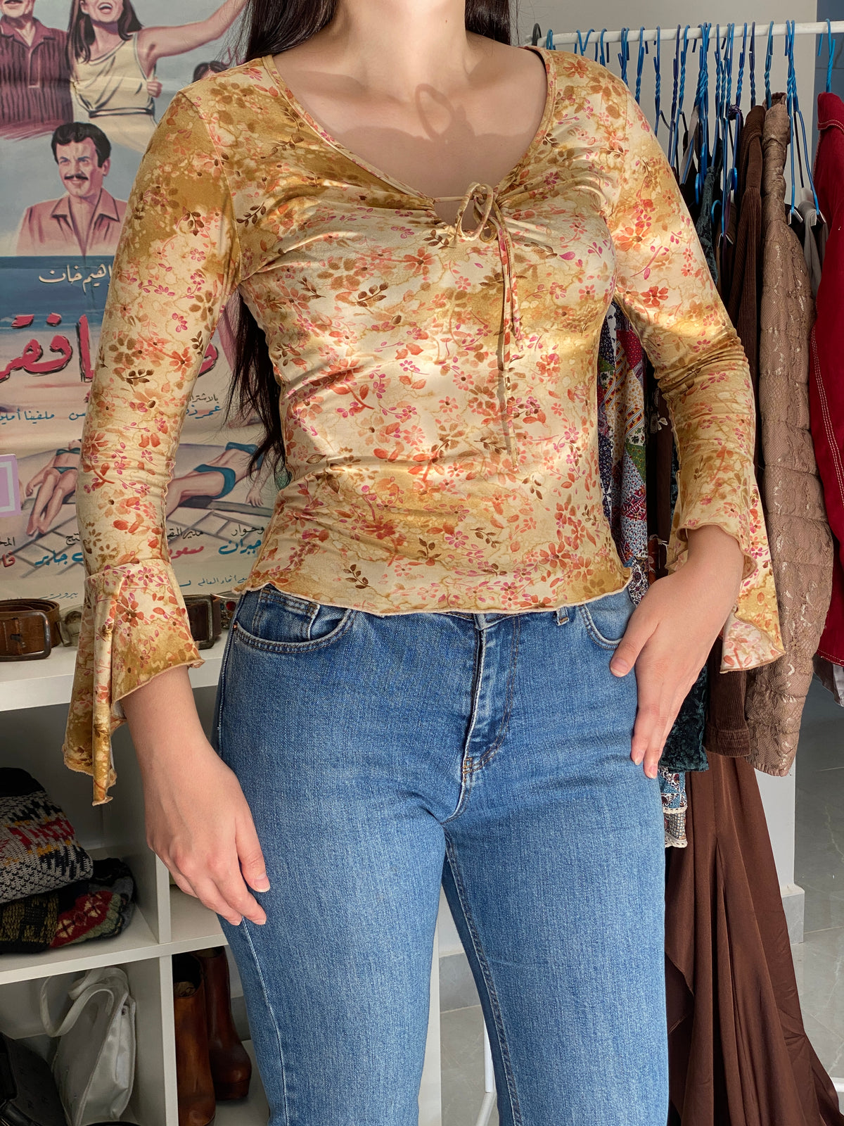 Vintage Ambiance Beige Floral Ruched Bell Sleeve Top – S