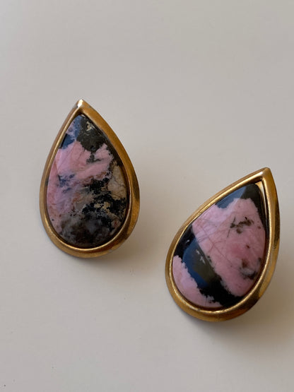Vintage Teardrop Marbled Gold Tone Pink Black Resin Cabochon Stud Earrings