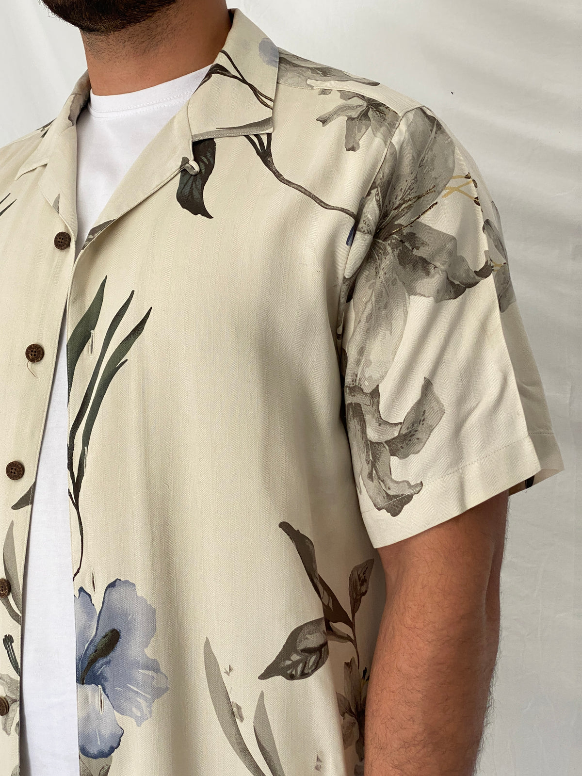 Vintage Caribbean Joe Cream Floral 100% Silk Camp Tropical Shirt - M Vintage Caribbean Joe Cream Floral 100% Silk Camp Tropical Shirt - M