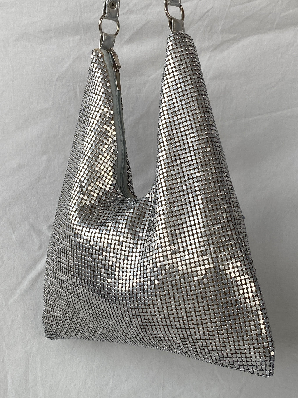 حقيبة كتف سهرة فضية معدنية جميلة وفضية