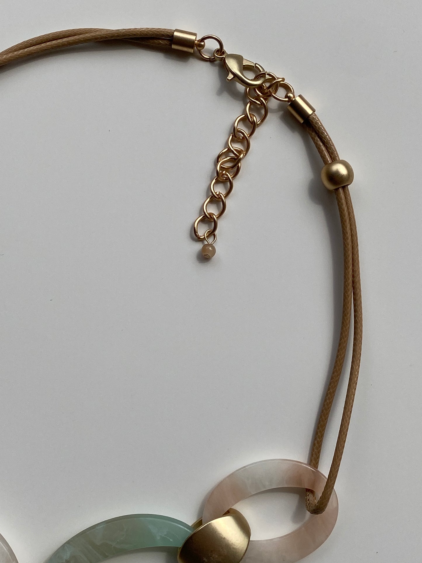 Vintage Y2K Mint & Blush Marbled Resin Oval Link Statement Necklace with Matte Gold Hardware