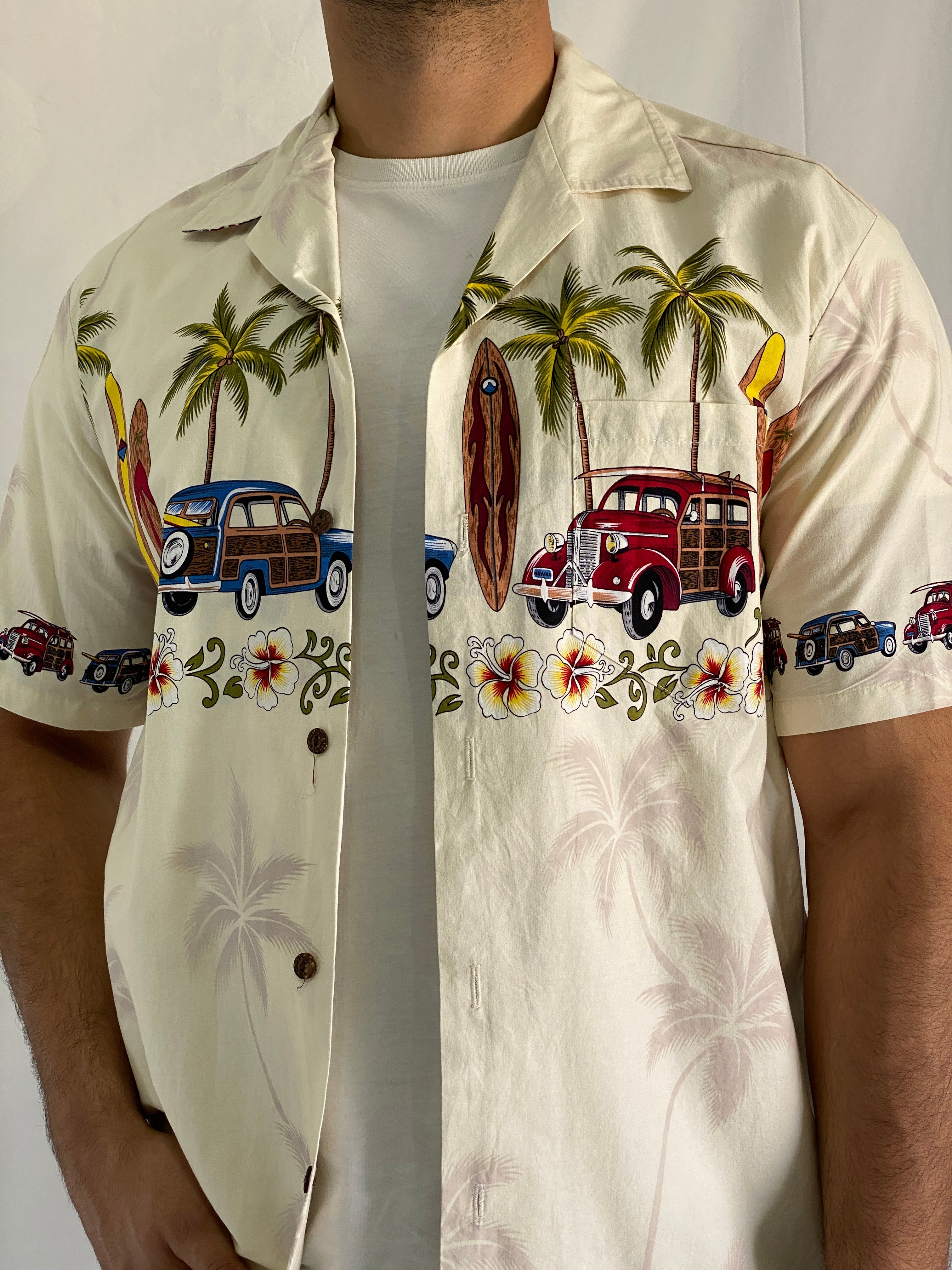 Vintage Winnie Fashion Cotton Hawaiian Woody Car & Surfboard Print Men’s Shirt - L