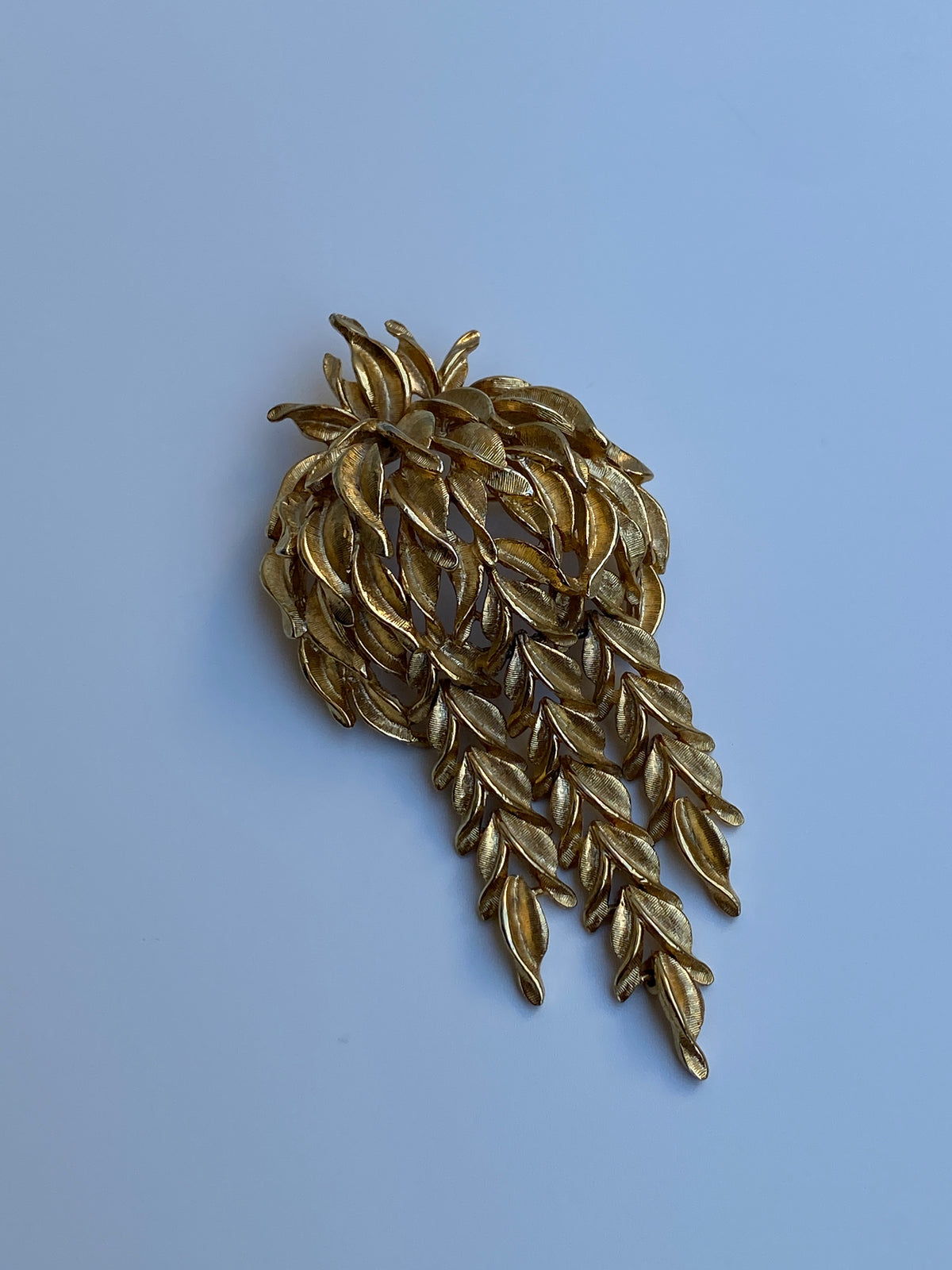 Vintage Gold Articulated Cascading Leaf Dangling Branches Brooch Vintage Gold Articulated Cascading Leaf Dangling Branches Brooch