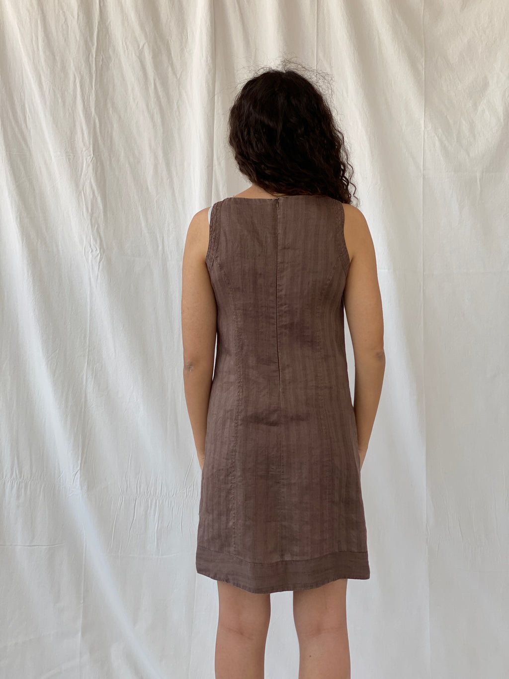 فستان متوسط ​​الطول من مزيج الكتان بدون أكمام من مجموعة Y2K Mia - بني سادة - مقاس M