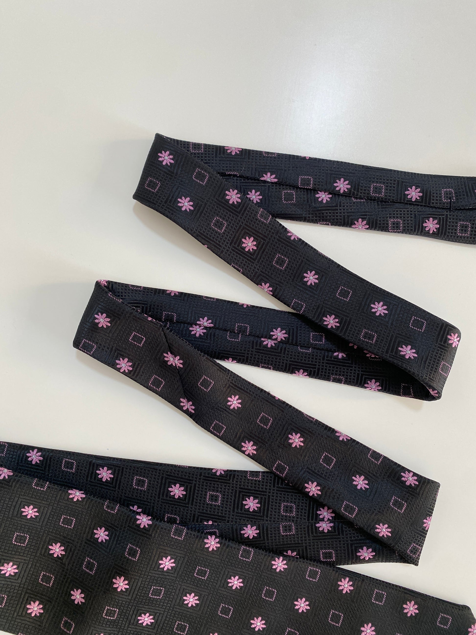Vintage Silk Land Tie - Black with Pink Floral Geometric Pattern Vintage Silk Land Tie - Black with Pink Floral Geometric Pattern