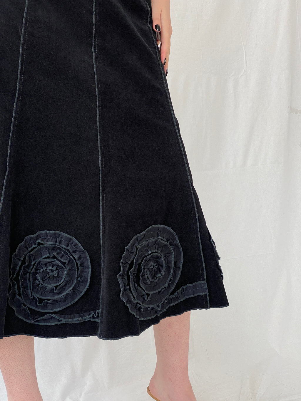 Vintage 90s Tence Black Grunge Spiral Details Midi Velvet A-Line Skirt - M