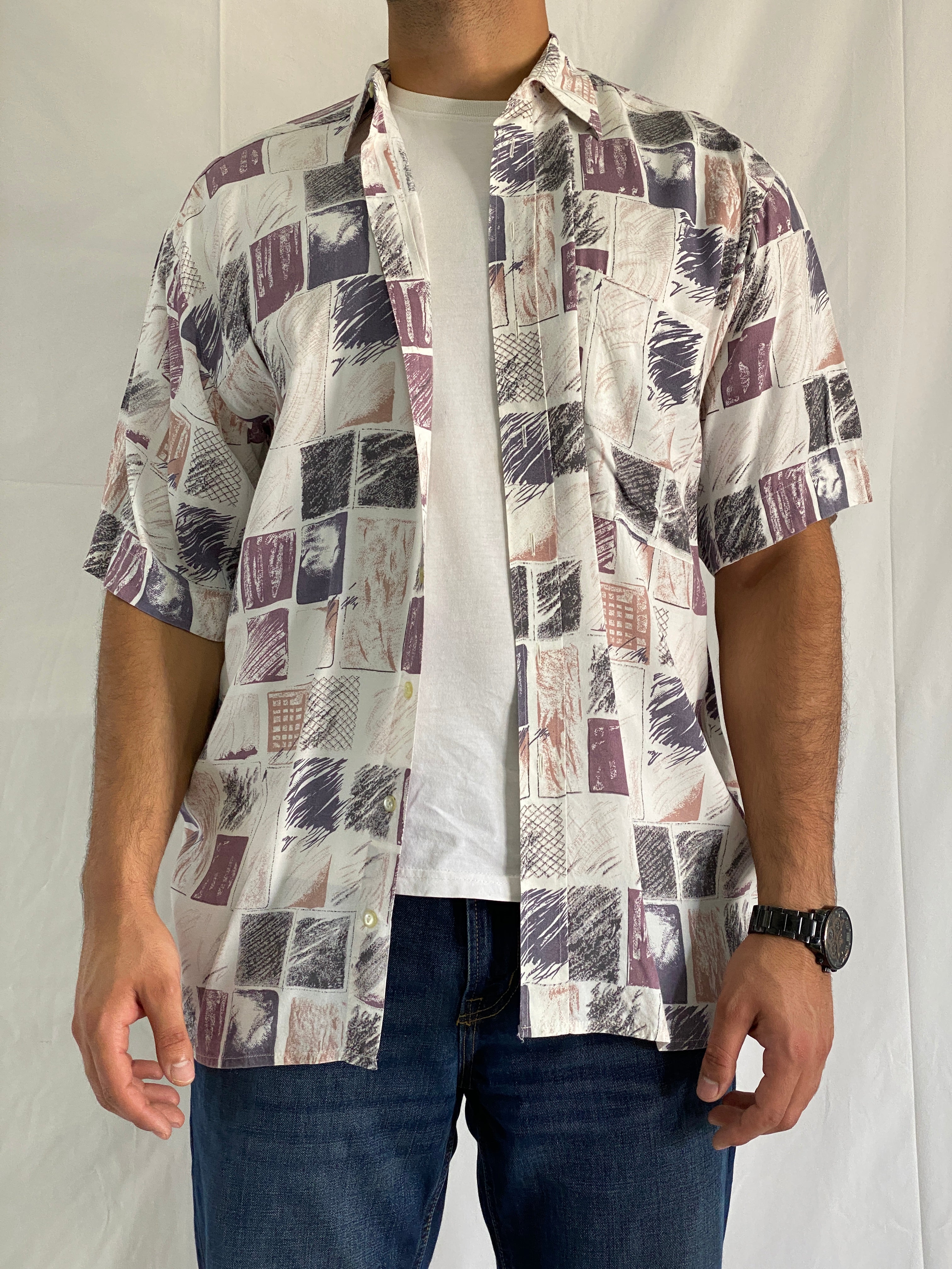 Vintage 90s New Fast Abstract Sketch Men’s Short Sleeve Shirt – M