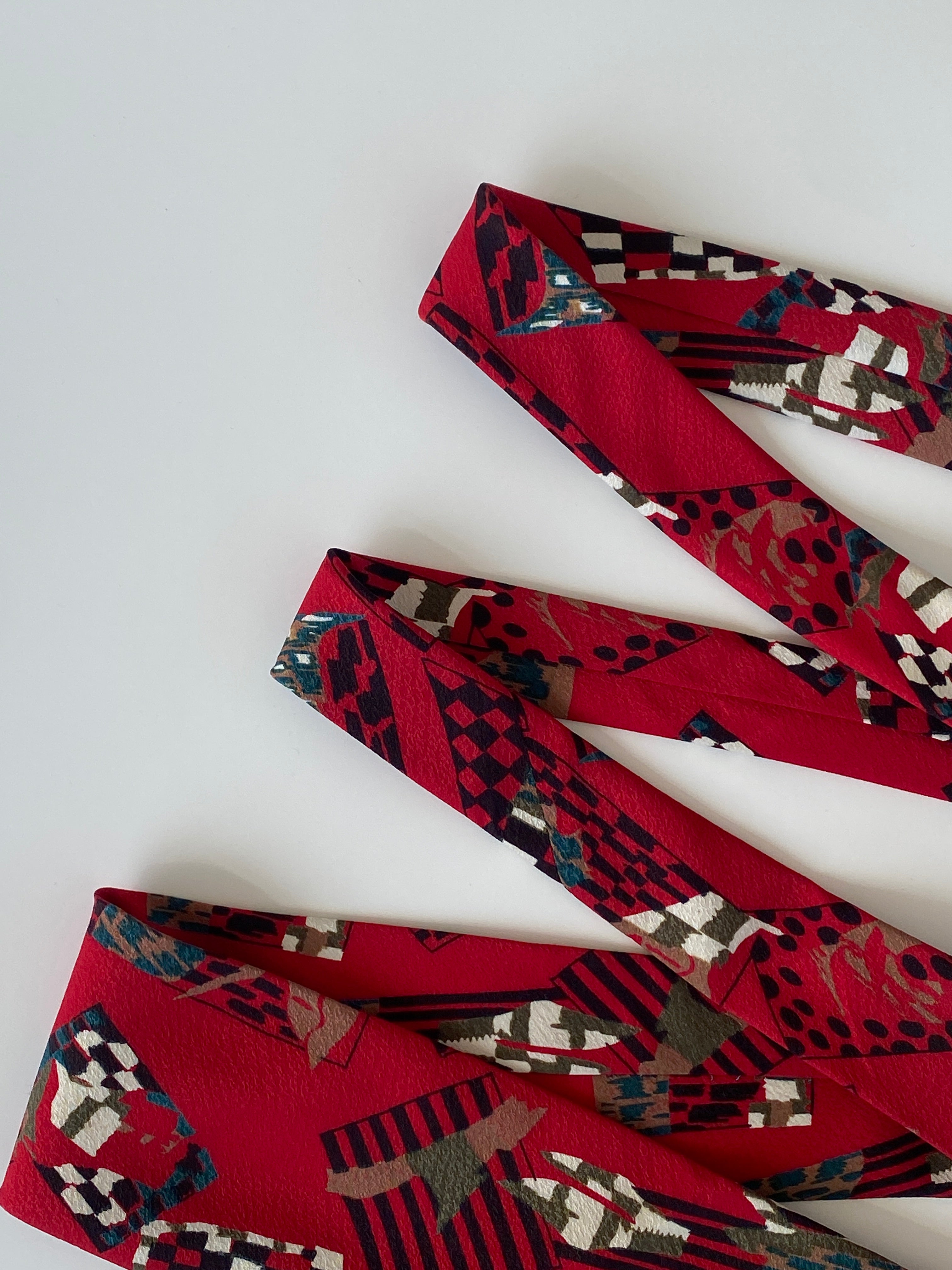 Vintage Fashion Line Men’s Red Graphic Tie