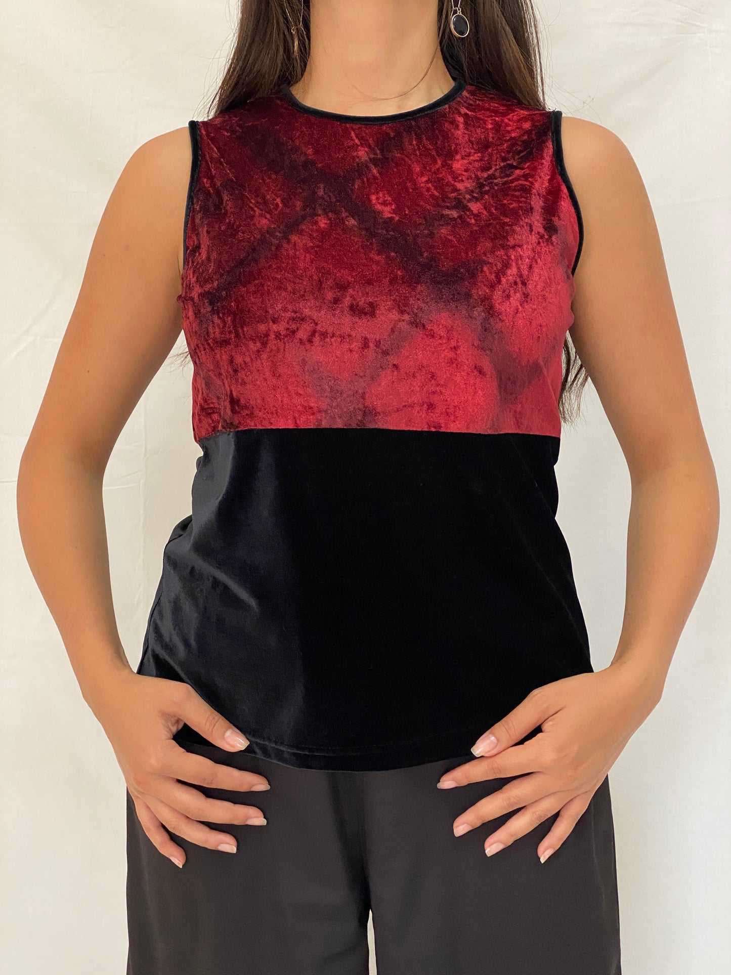 Vintage 90s Bill Cost Red & Black Crushed Velvet Sleeveless Tank Top - Y2K Glam Grunge Aesthetic - S