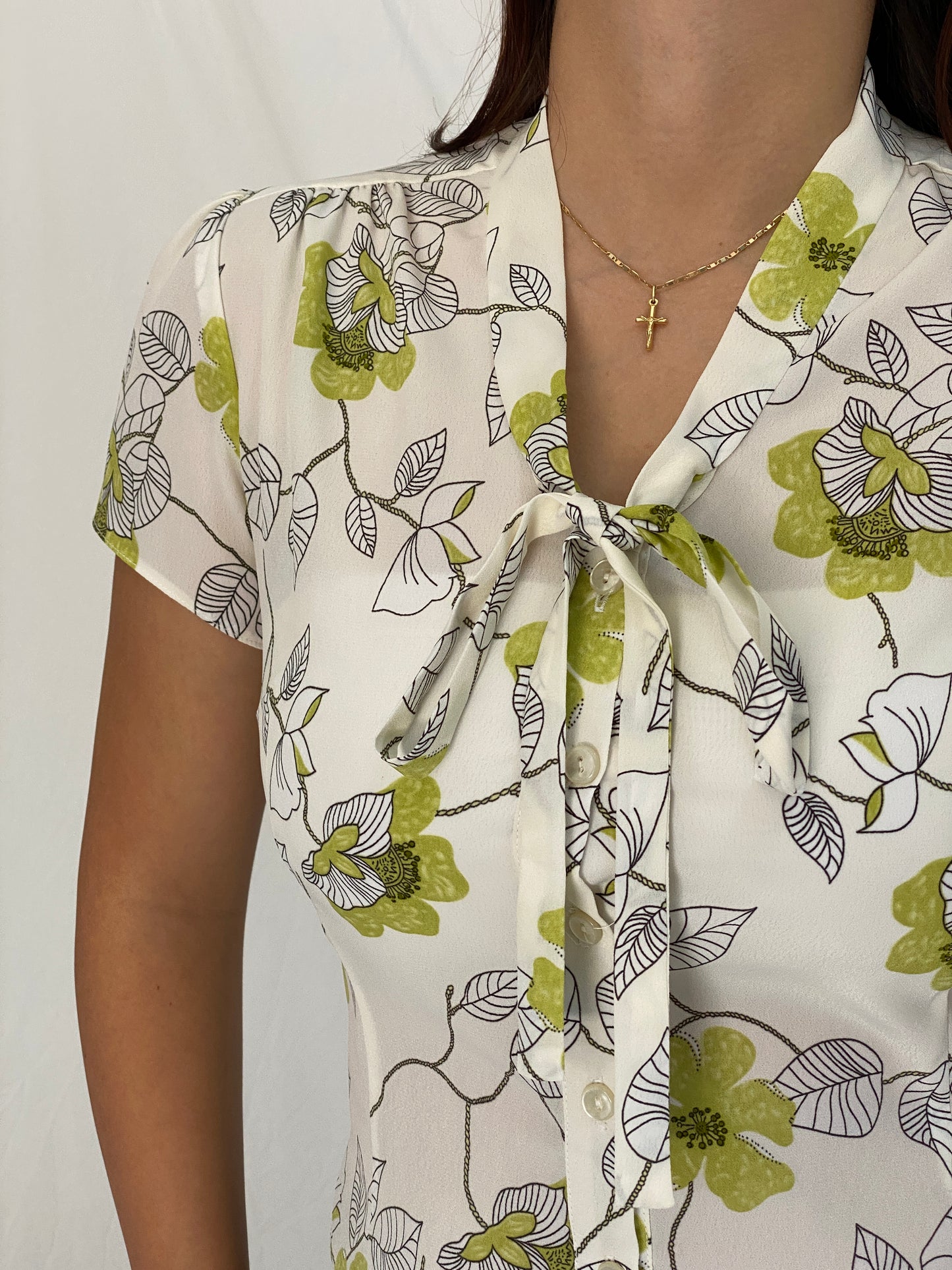 Vintage 1990s Roman Originals Ivory & Lime Green Floral Tie-Neck Blouse  - M