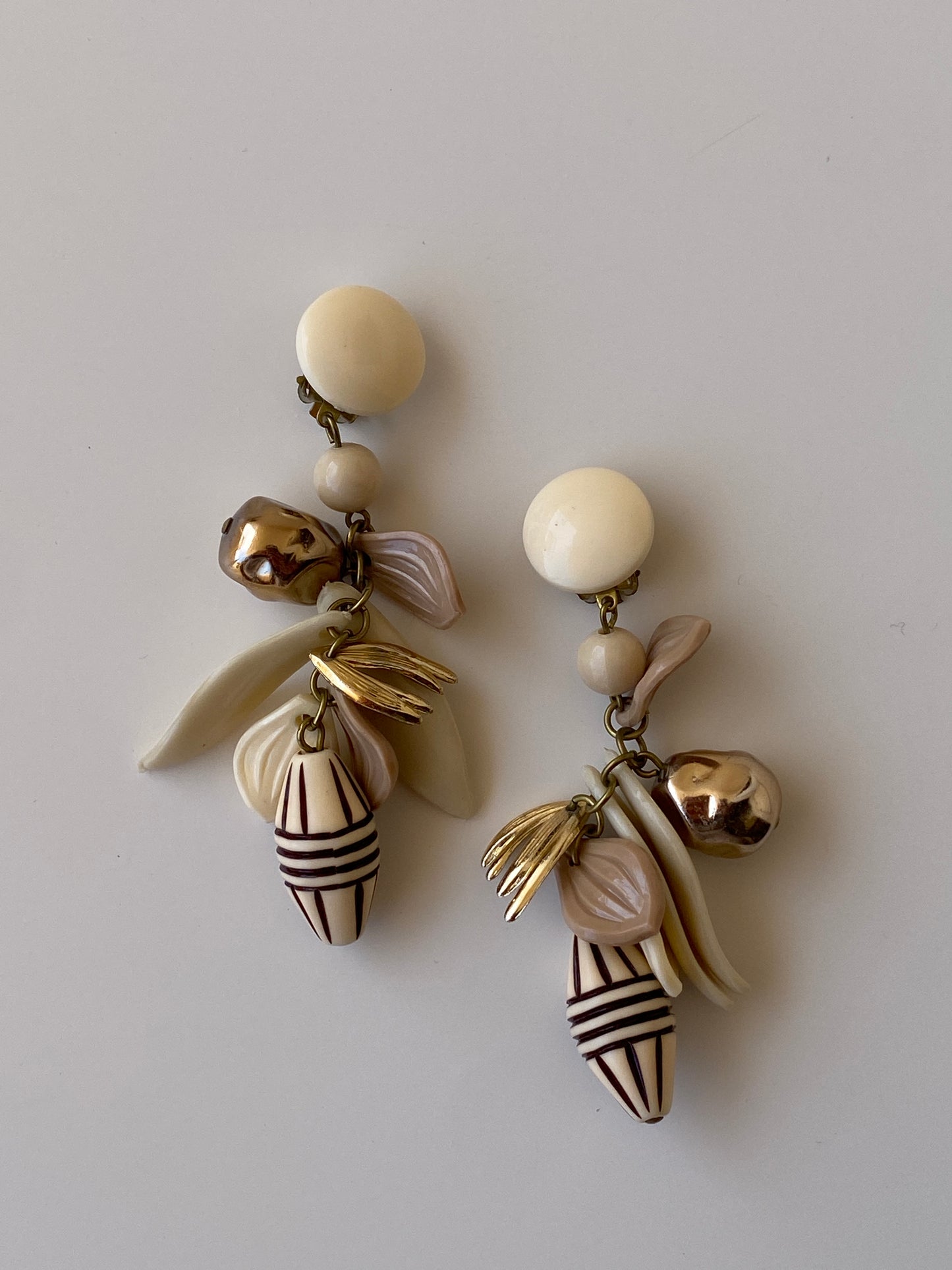 Vintage 1980s Ivory Cream Multi-Charm Cluster Clip-On Drop Earrings – Botanical Boho Statement