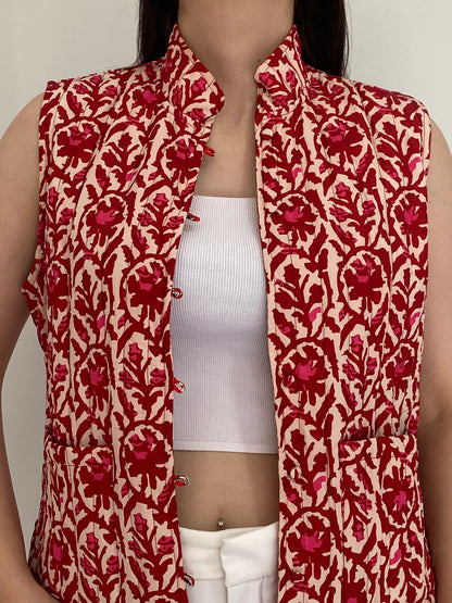 Vintage Reversible Red Floral Quilted Boho Vest – M