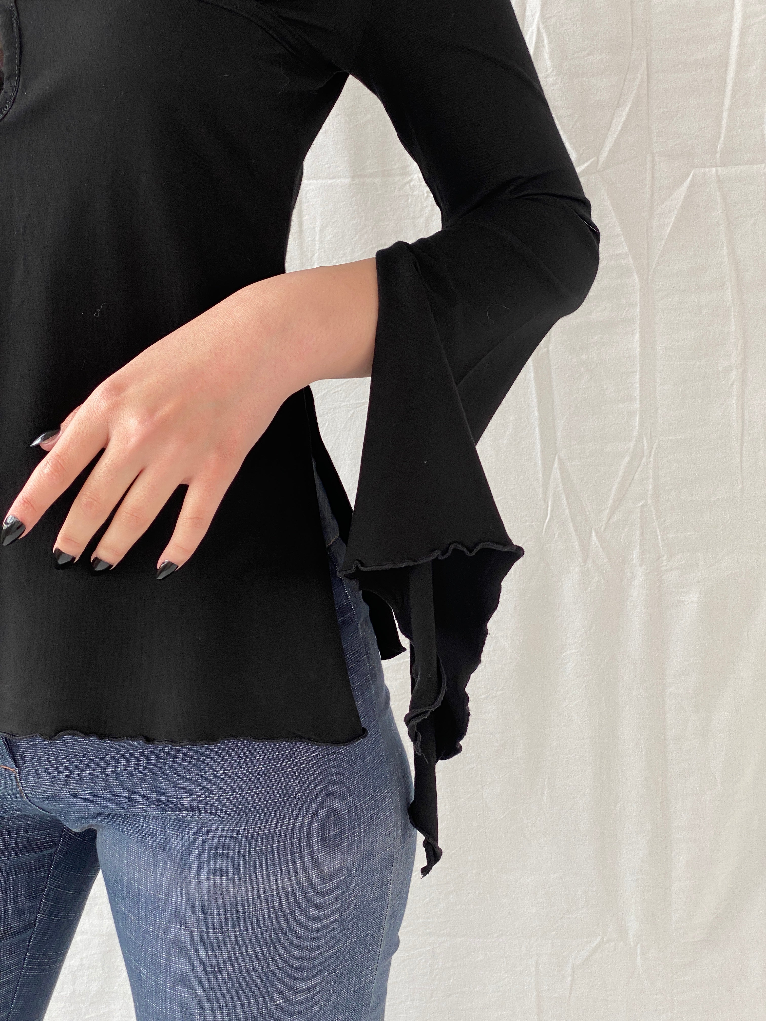 بلوزة Y2K Wonder Woman للقطط الرائعة باللون الأسود بأكمام طويلة - مقاس M