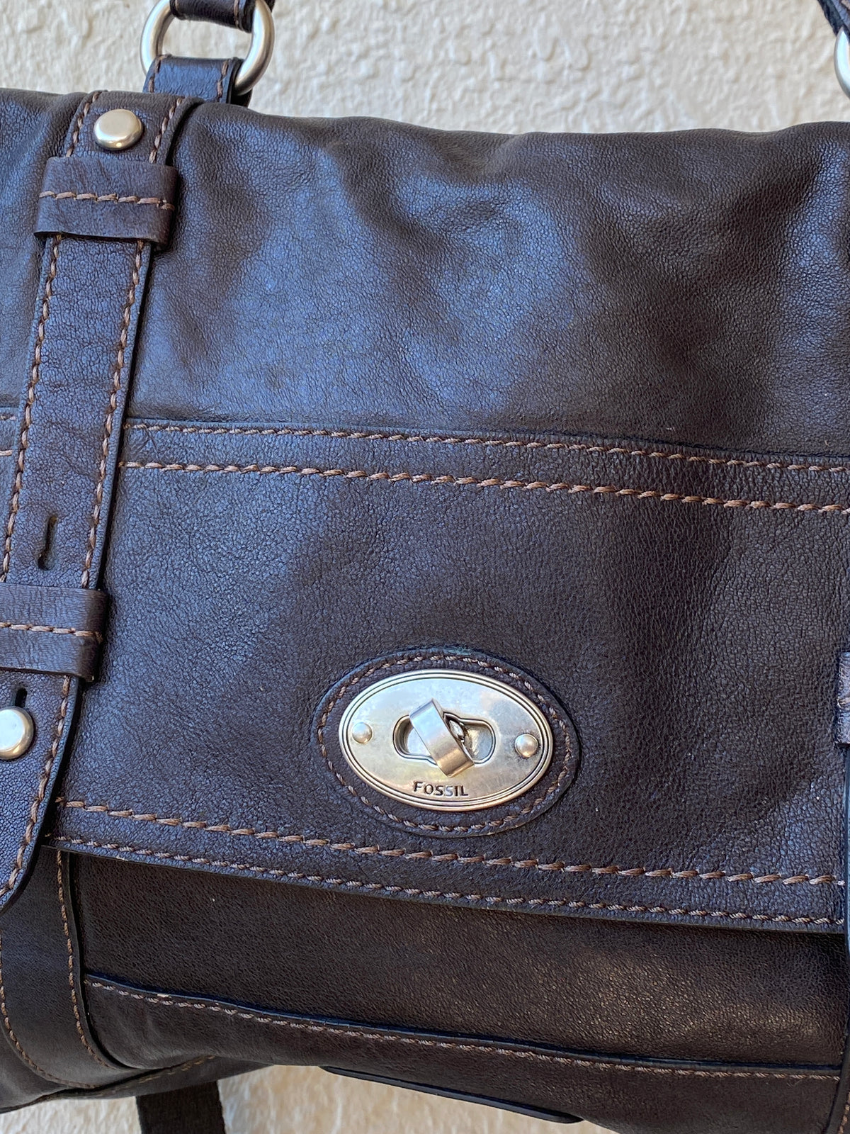 Vintage Y2K Fossil Long Live Vintage Black Distressed Leather Convertible Satchel Crossbody Bag Vintage Y2K Fossil Long Live Vintage Black Distressed Leather Convertible Satchel Crossbody Bag