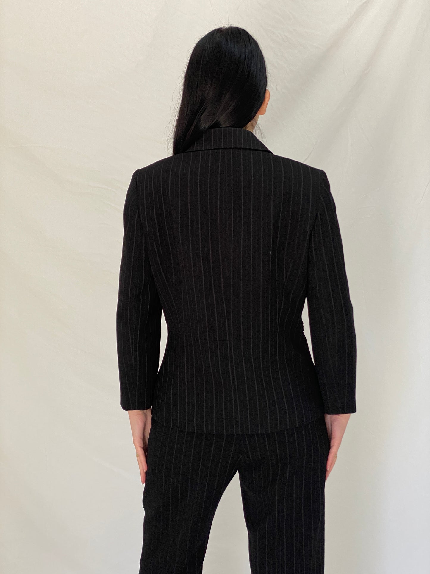 Vintage Tahari Arthur S. Levine Black Pinstripe Office Core Power Suit Tailored Blazer & Pants - M