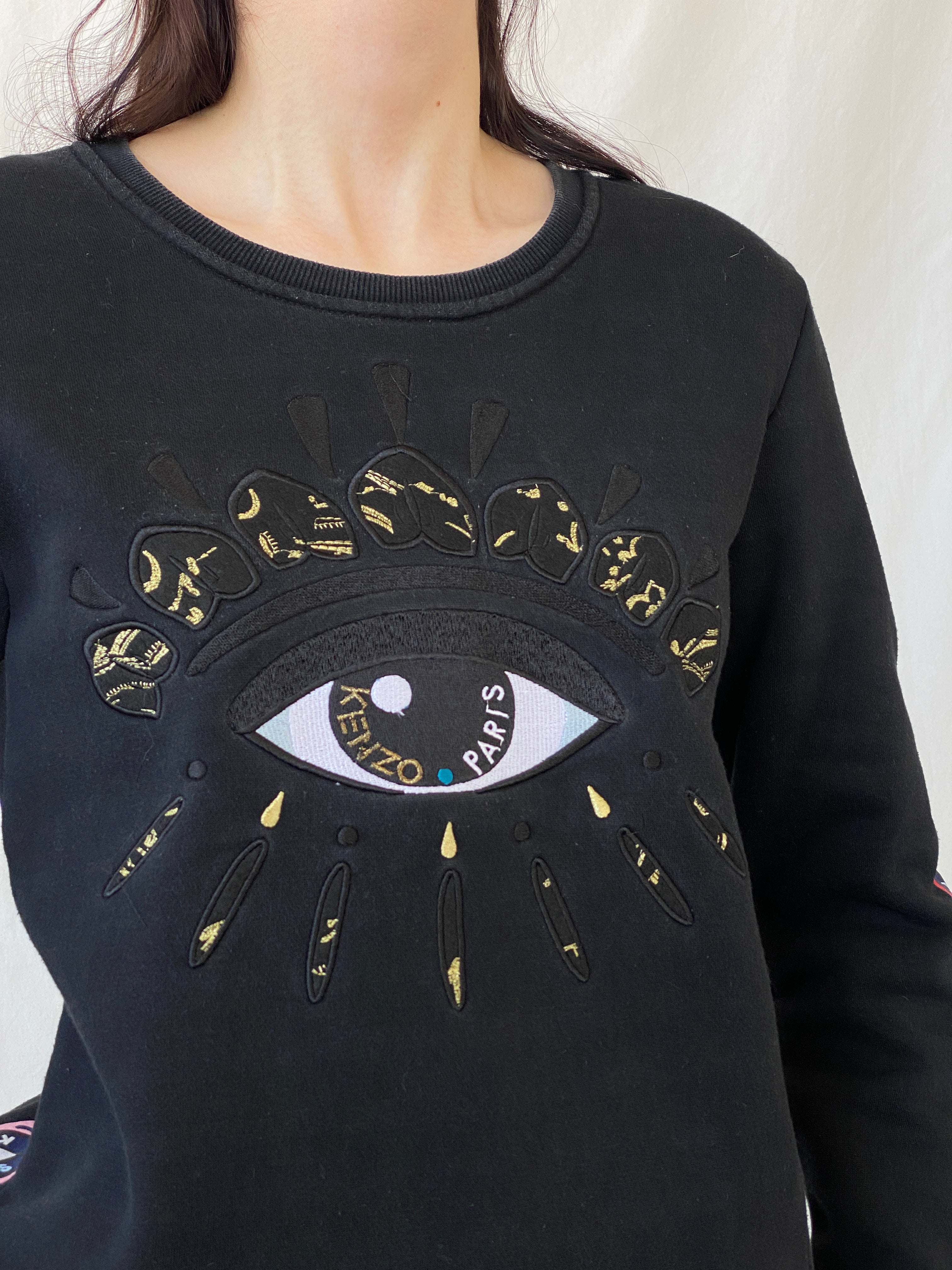 سويت شيرت قطني بطبعة عين من كينزو باريس باللون الأسود - مقاس كبير