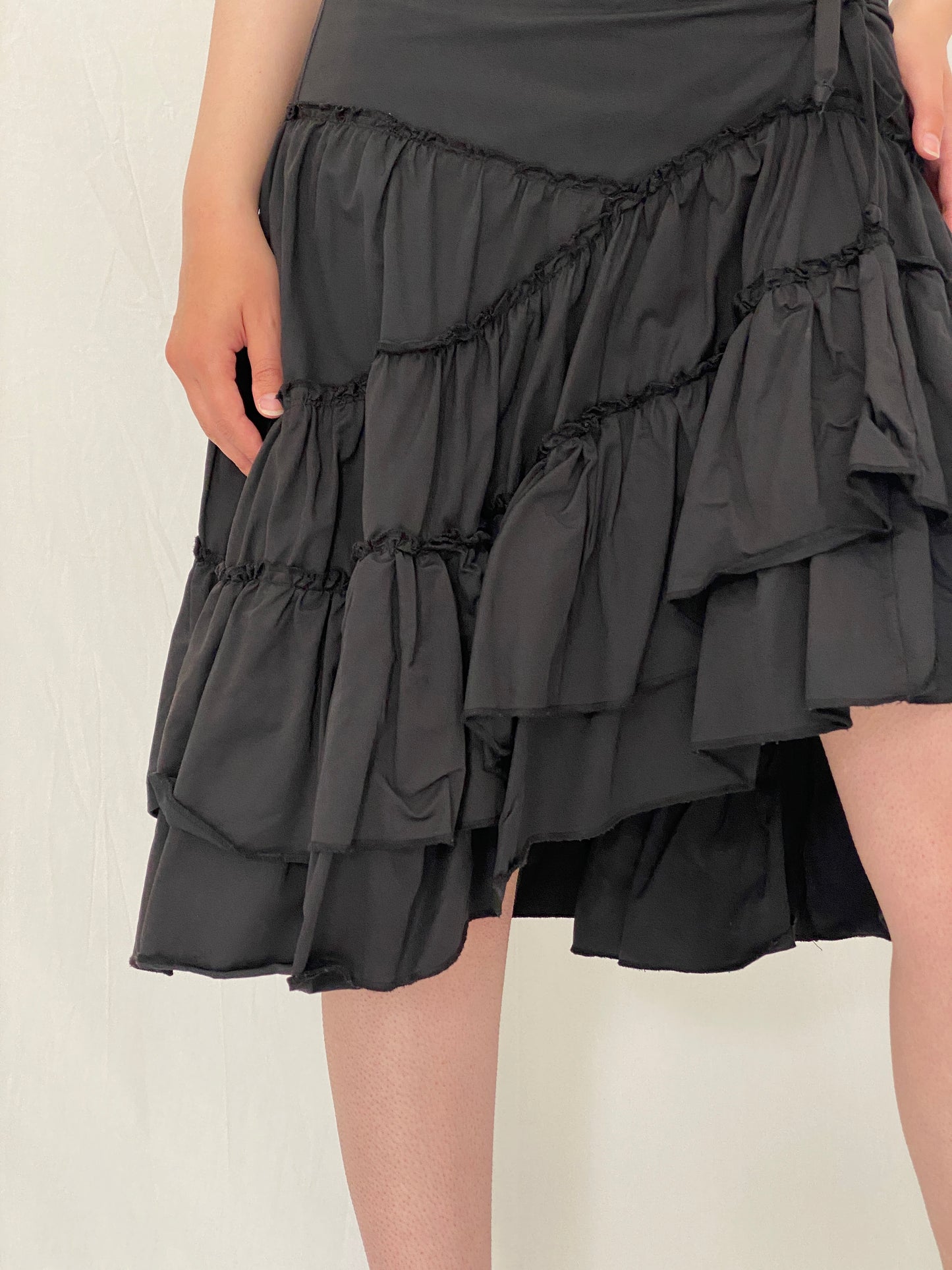 Statement Vintage Y2K Black Ruched Ruffle Tiered Midi Skirt – M