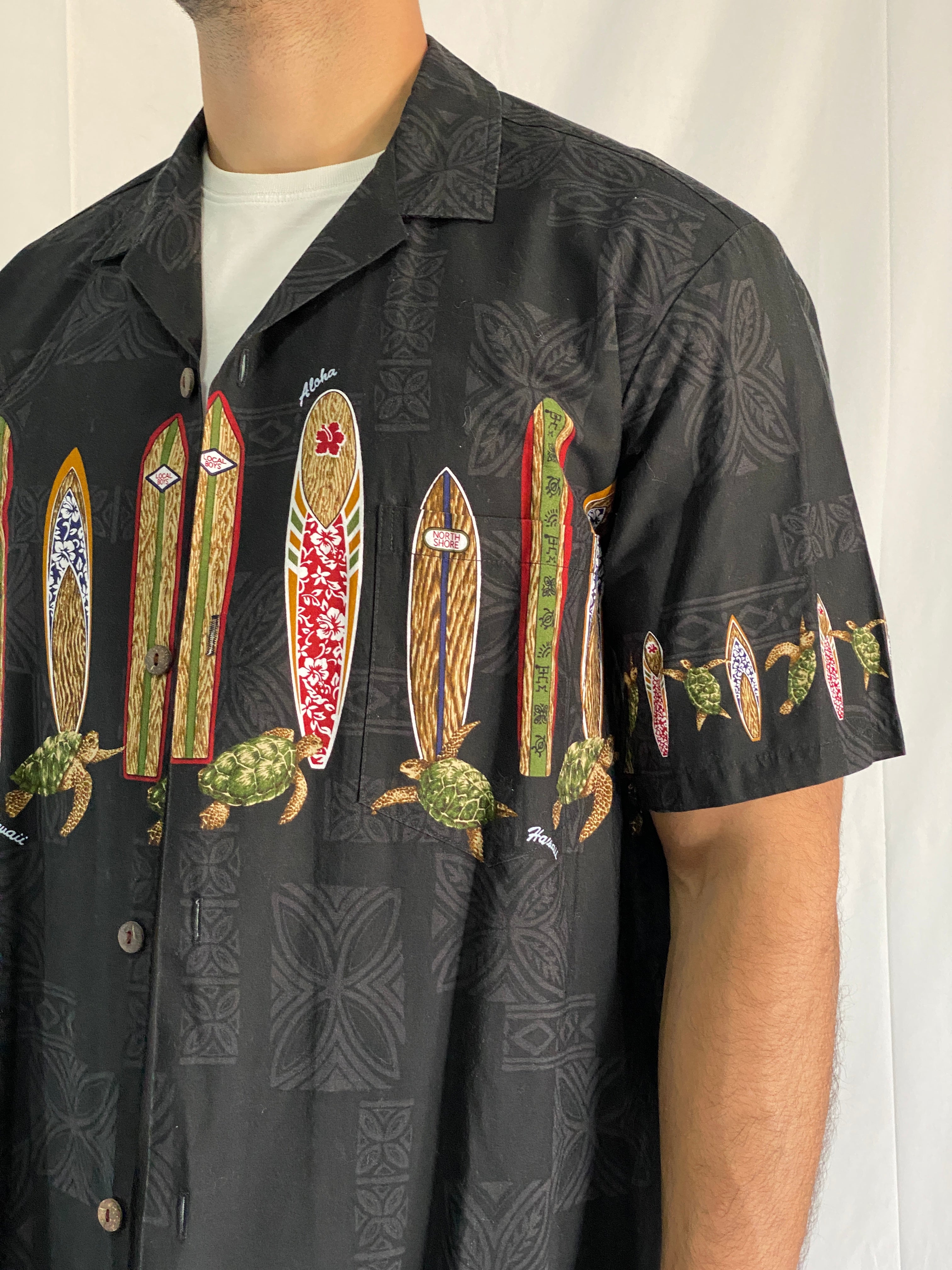 Royal Hawaiian Creations Black Cotton Aloha Surfboard And Turtle Print Men’s Short Sleeve Shirt - XL