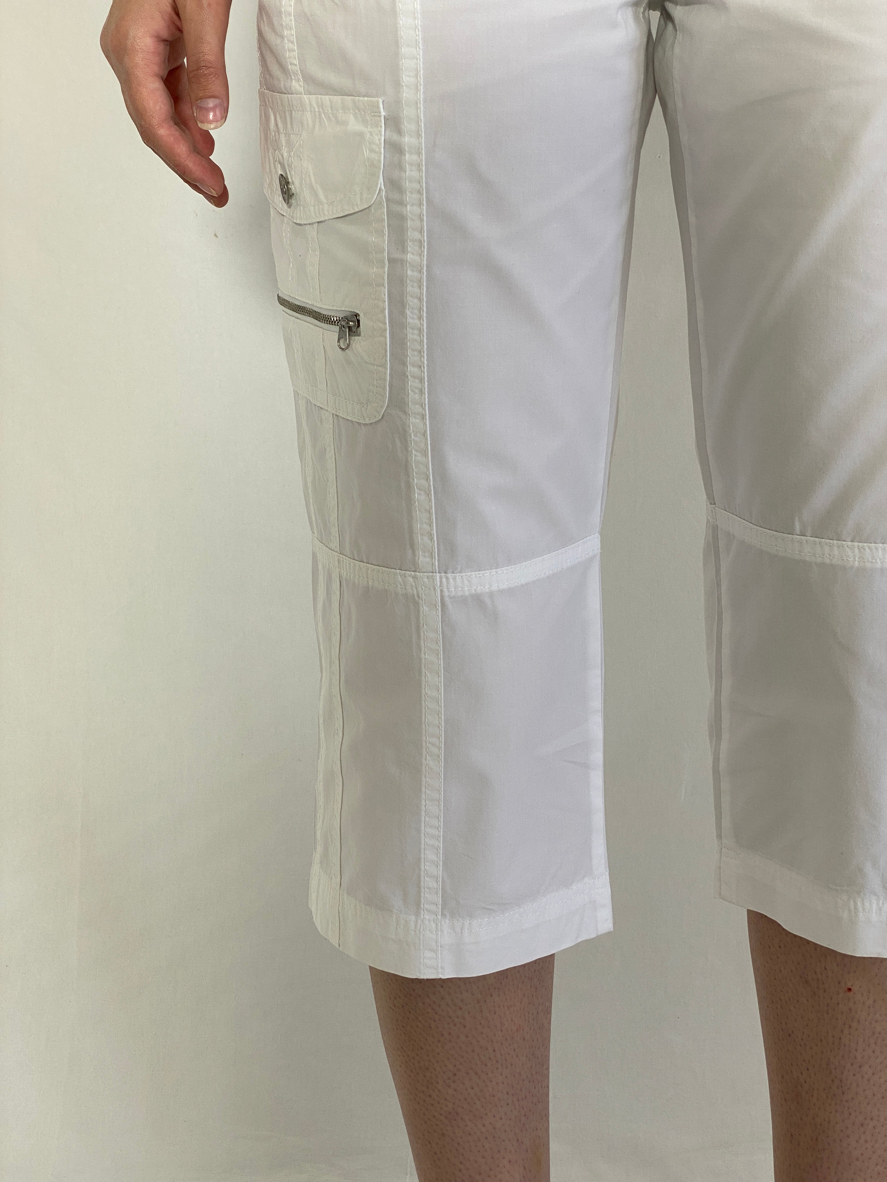 Y2K Essentials White Capri Cargo Cotton Pants Women’s Mid-Rise Cropped Utility Trousers - M