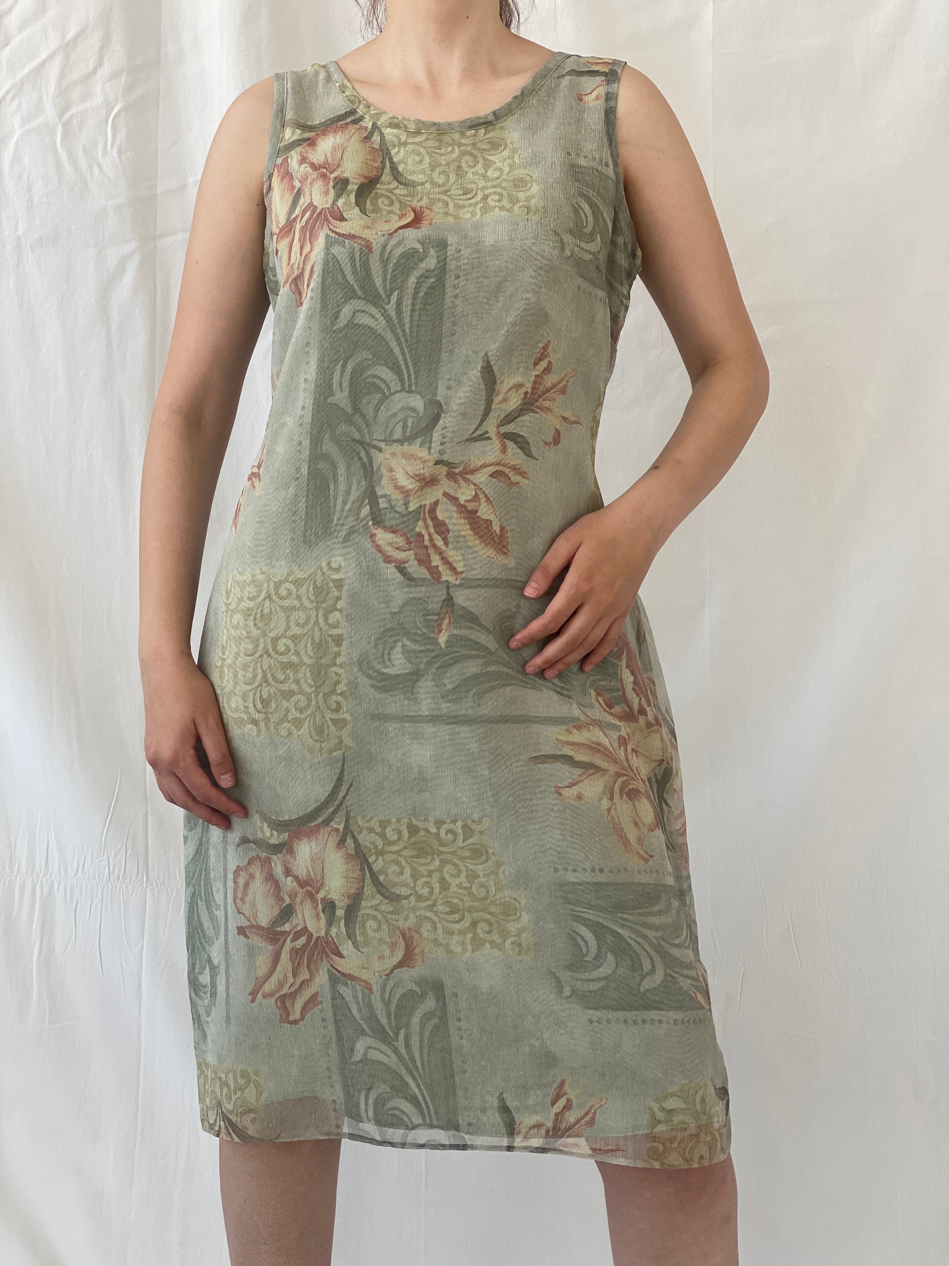 فستان ويليز نيويوركي متوسط ​​الطول بتصميم زهور الباستيل الباهتة من عام 2000 - مقاس متوسط