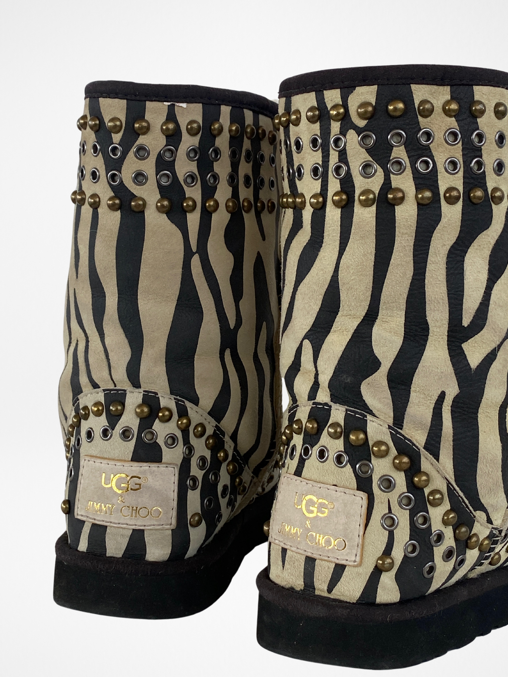 حذاء UGG X Jimmy Choo Zebra Studded Shearling Padded Snow Uggs - مقاس 38