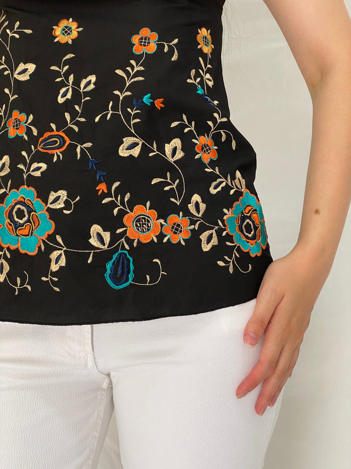Y2K Black Floral Embroidered Cotton Cami Top – S