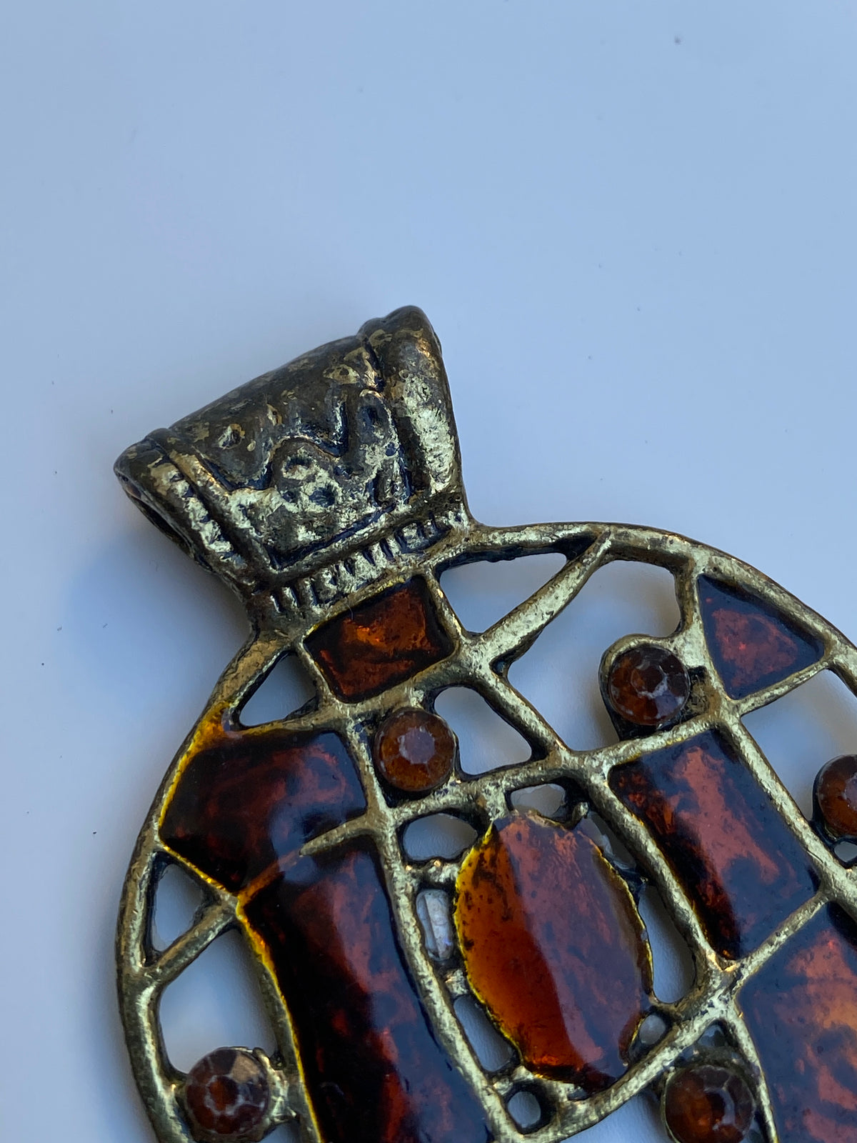 Vintage Brutalist Amber Glass Mosaic Artisan Round Pendant Vintage Brutalist Amber Glass Mosaic Artisan Round Pendant