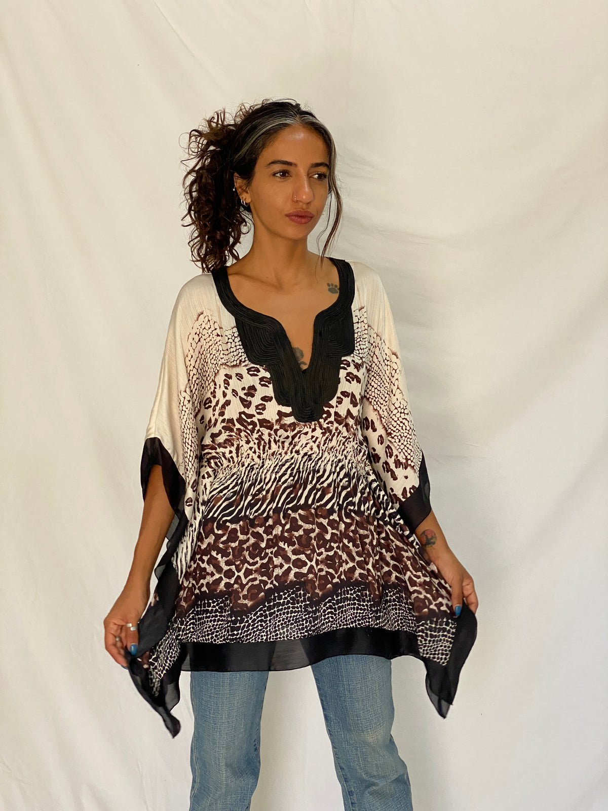 Vintage Y2K Kaelyn-Max Cream & Brown Animal Print Polyester Boho Kaftan Tunic Top - M Vintage Y2K Kaelyn-Max Cream & Brown Animal Print Polyester Boho Kaftan Tunic Top - M