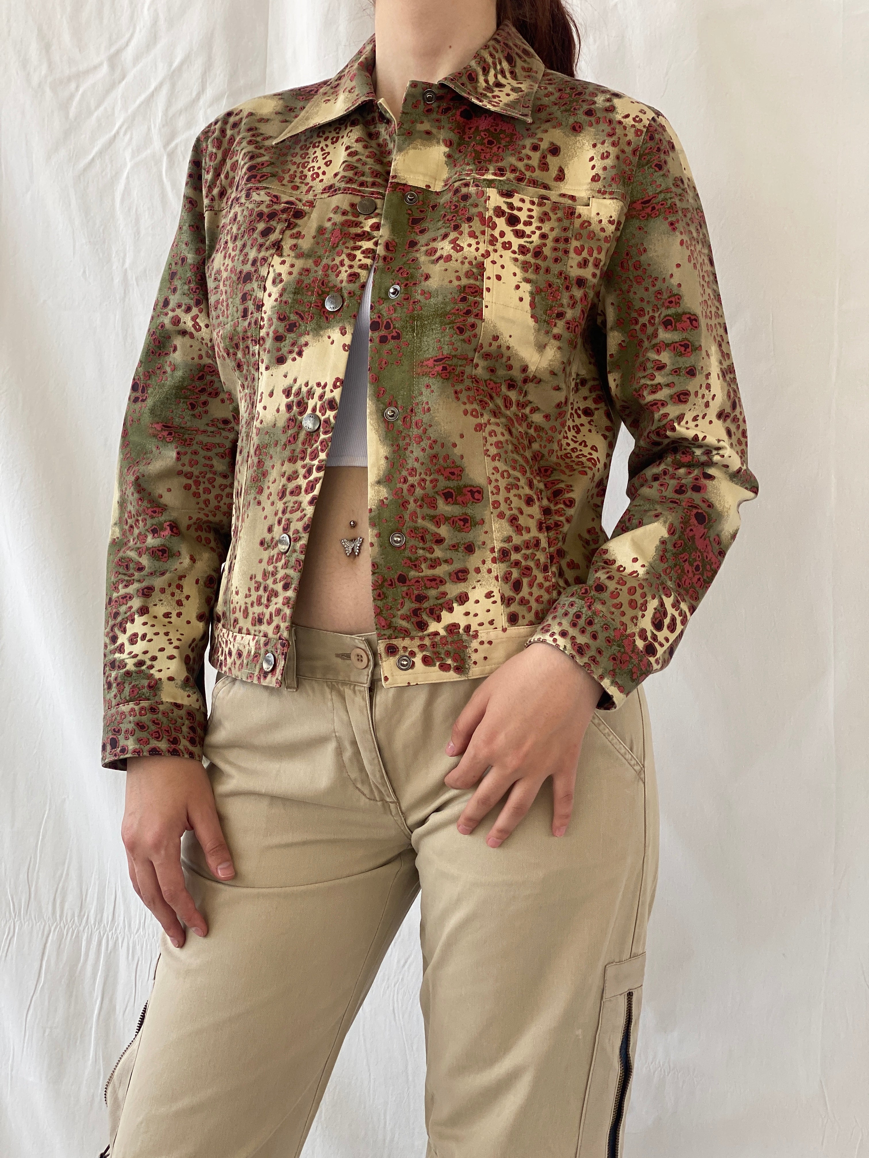 جاكيت من القطن الخفيف بطبعة حيوانية باللونين البيج والأحمر من مجموعة Vintage August Silk Logic - مقاس M