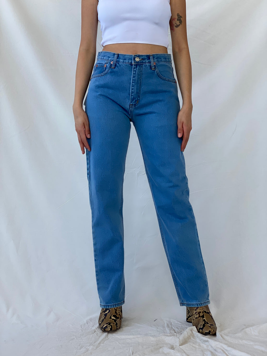 بنطلون جينز نسائي NWT Levi's 501 Cut