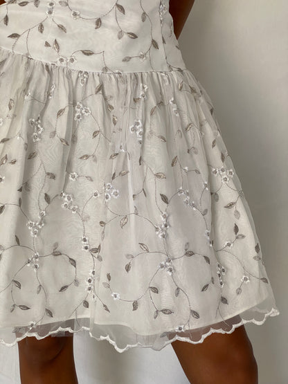 Vintage 90s Jessica McClintock for Gunne Sax White Silver Embroidered Strapless Fit & Flare Dress - S