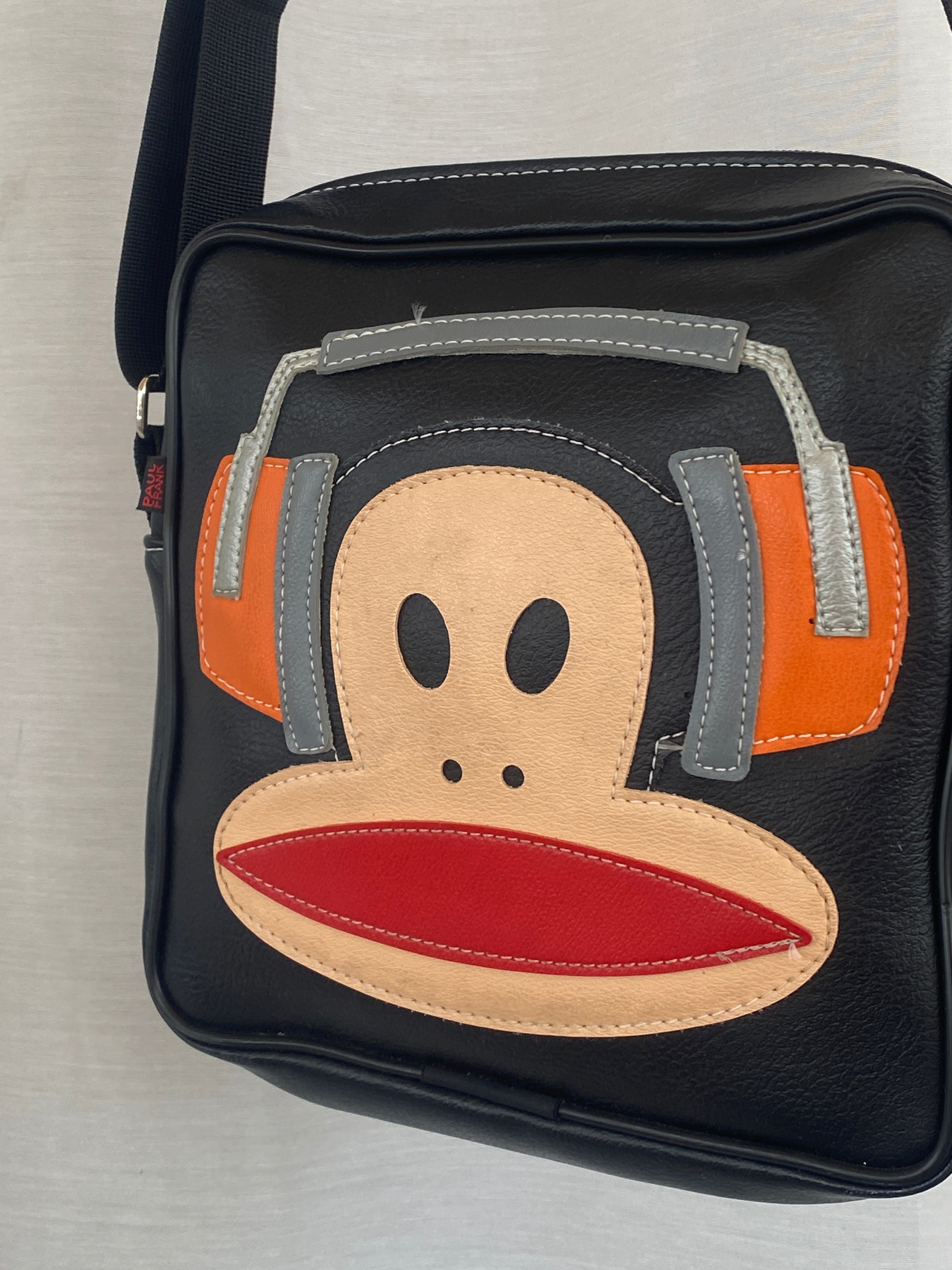 حقيبة بولس فرانك جوليوس مونكي السوداء للرسائل