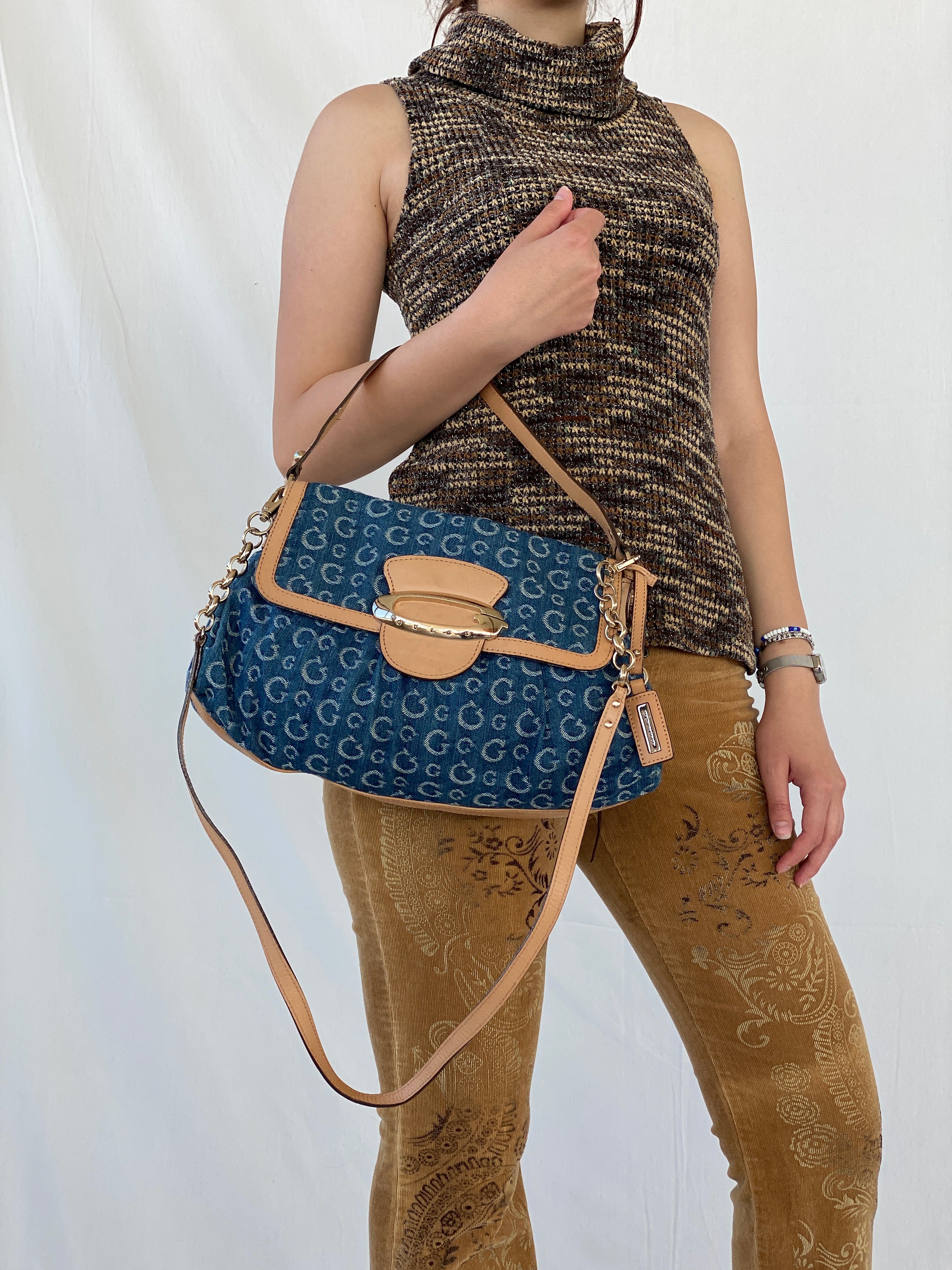 حقيبة كتف نادرة من قماش الدنيم من جيس باي مارسيانو تعود إلى العقد الأول من القرن الحادي والعشرين