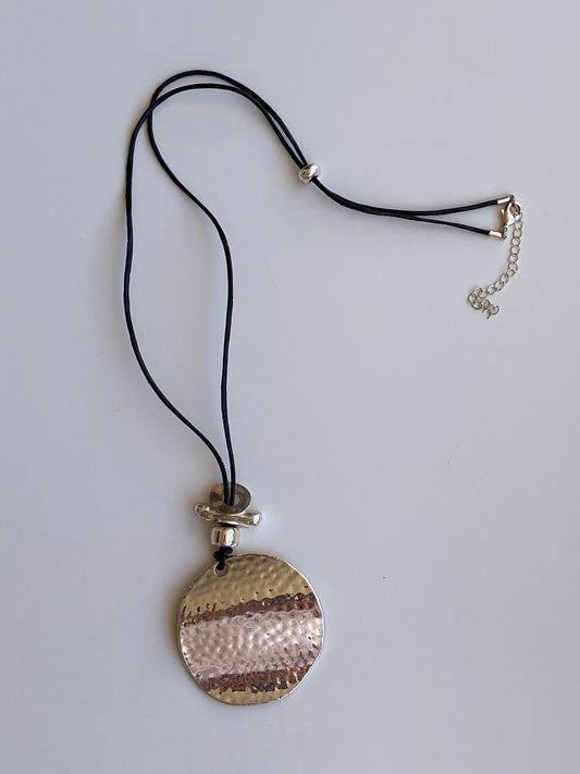 Vintage Y2K Silver-Tone Hammered Disc Pendant Black Cord Statement Necklace