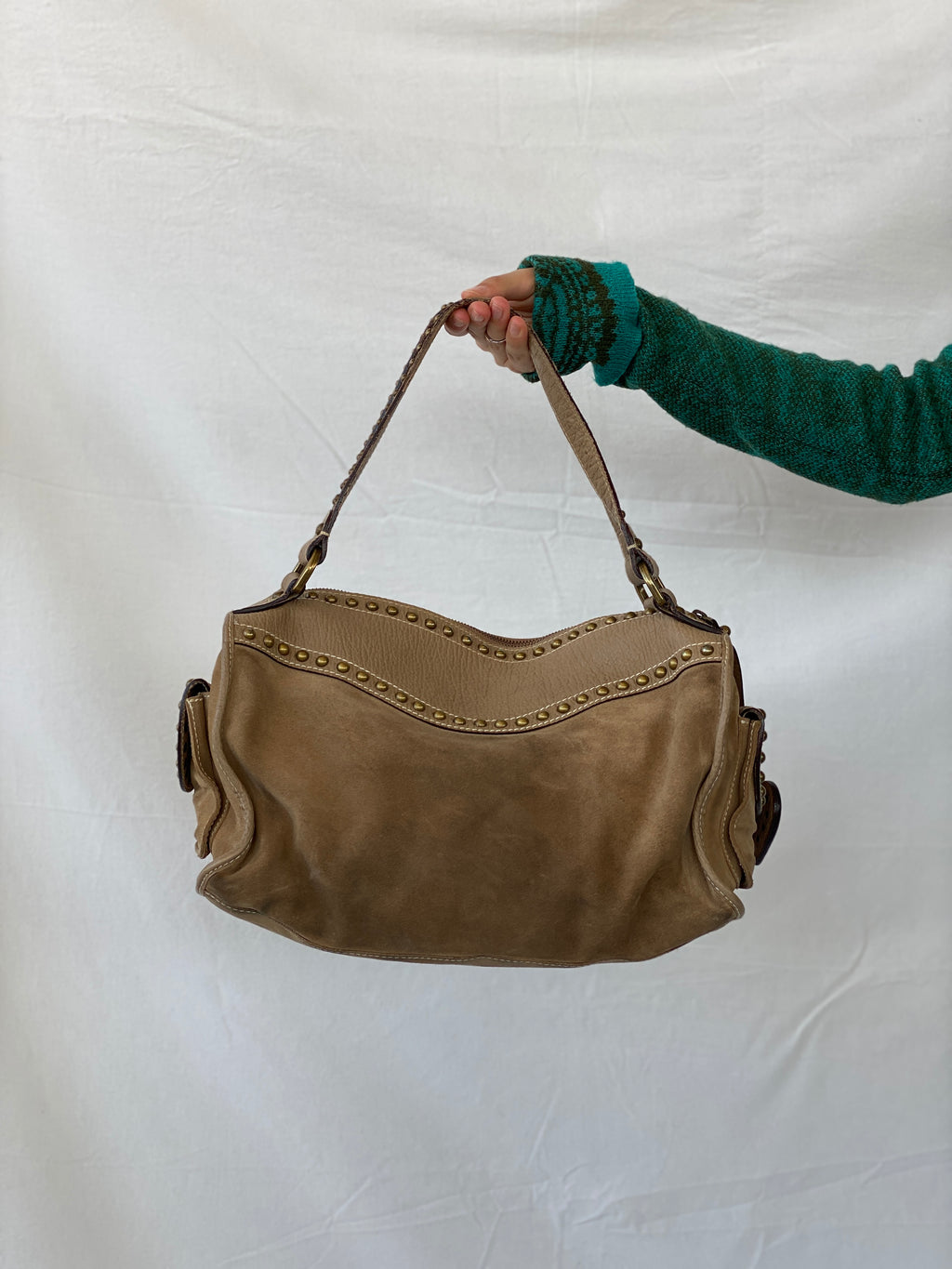 حقيبة دافل لويلا رانواي المصنوعة من الجلد المدبوغ والمرصعة