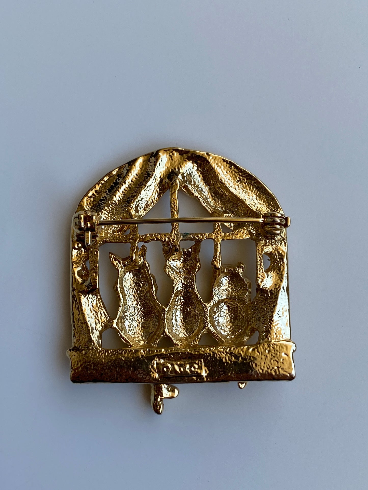 Vintage OAJC Gold-Tone Three Cats in a Window Figural Brooch