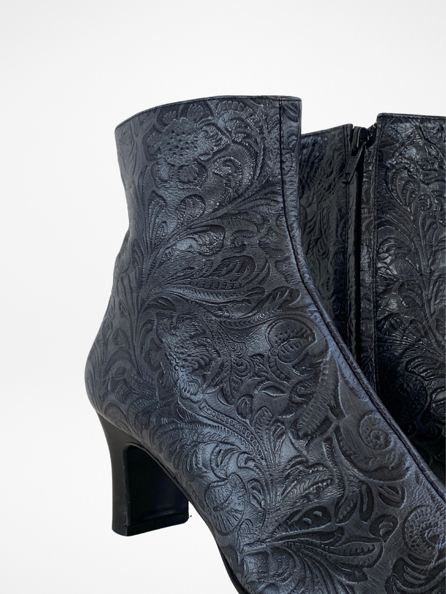 حذاء بلموندو إيطاليا ذو مقدمة مربعة طويلة من التسعينيات، أزرق داكن، مقاس 37