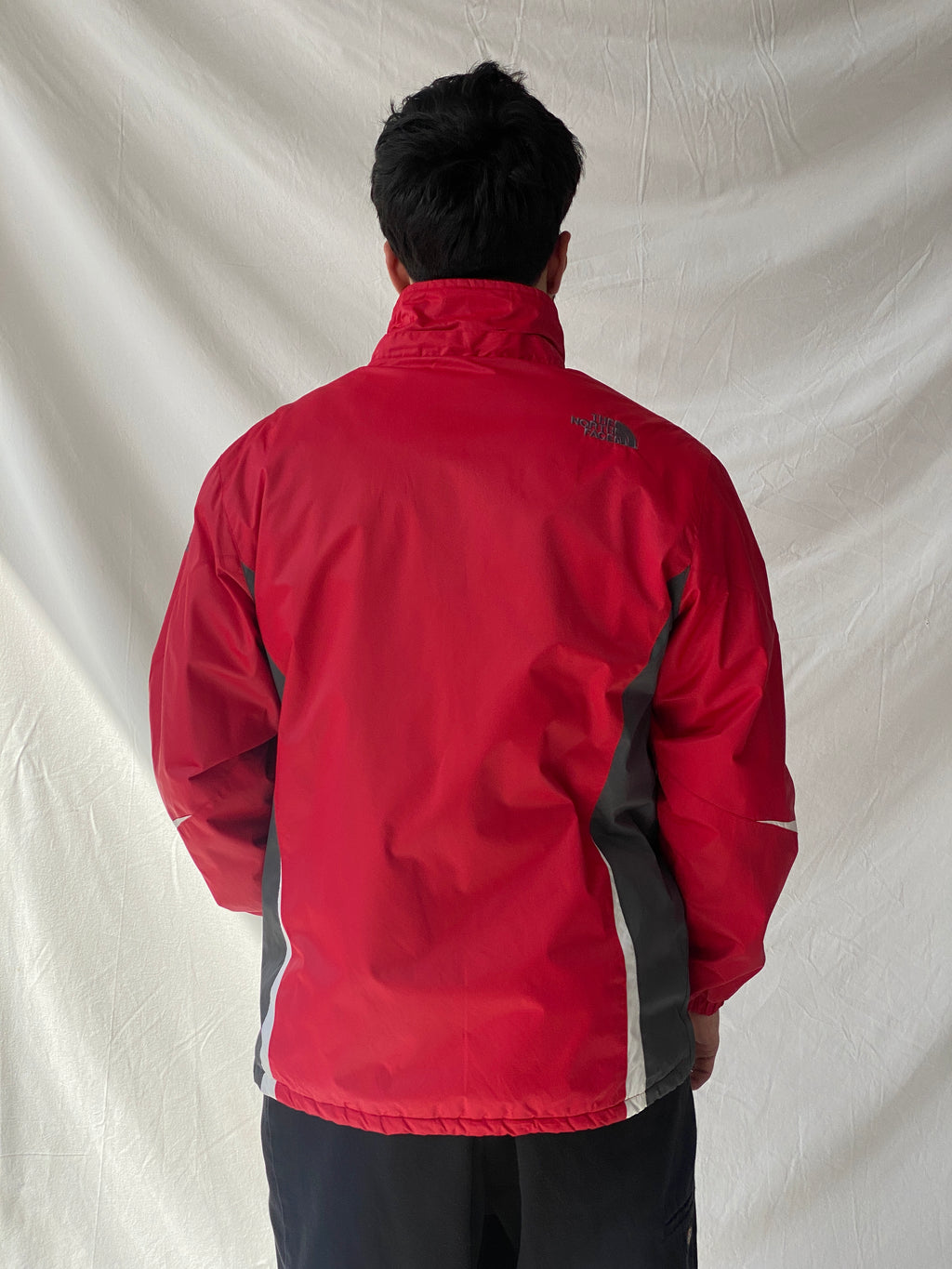 جاكيت رجالي من سلسلة Summit Series باللونين الأحمر والرمادي من The North Face 00s - مقاس XL