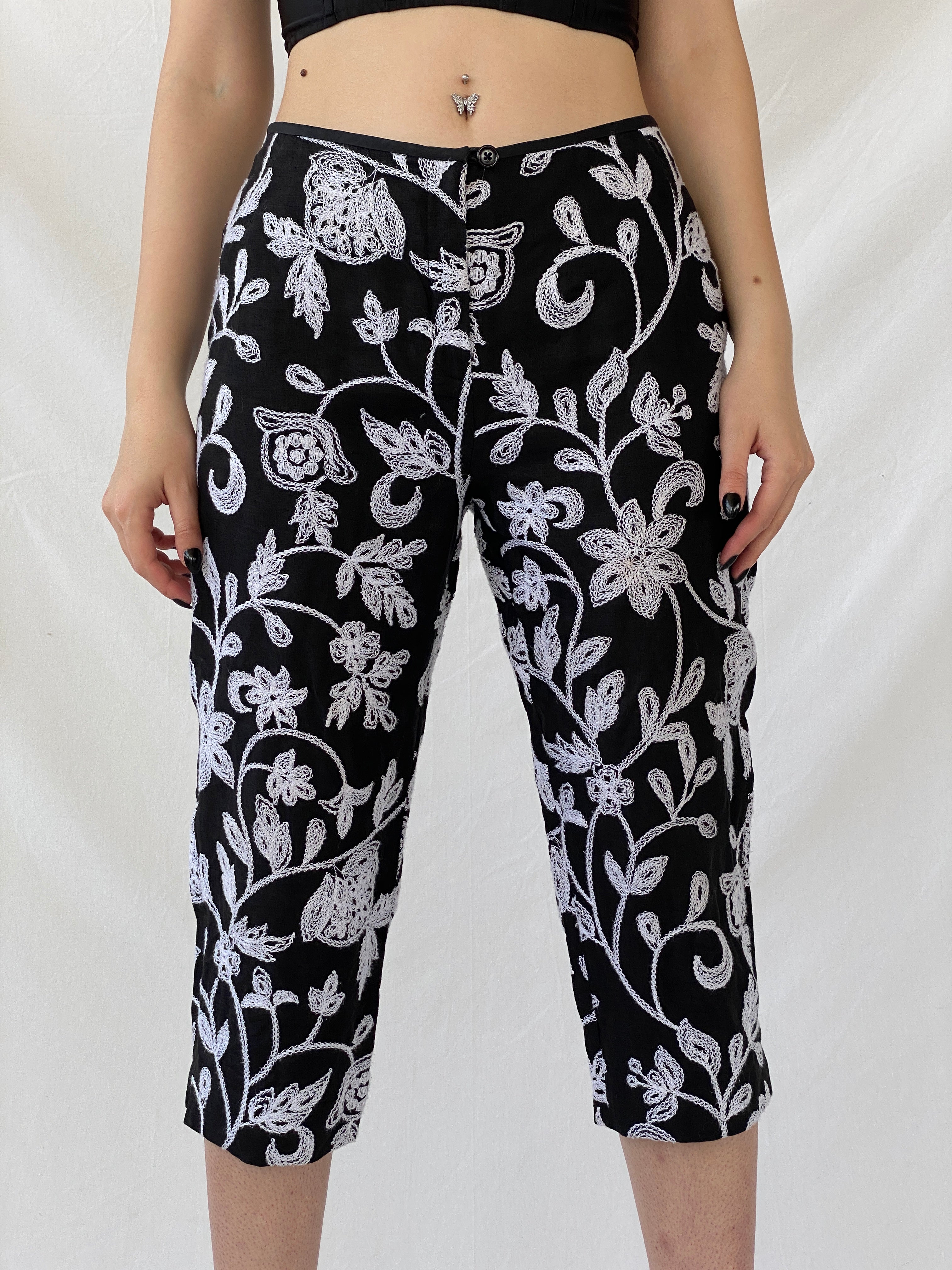 Statement Vintage Principe Black Floral Embroidered Linen Capri Pants - M